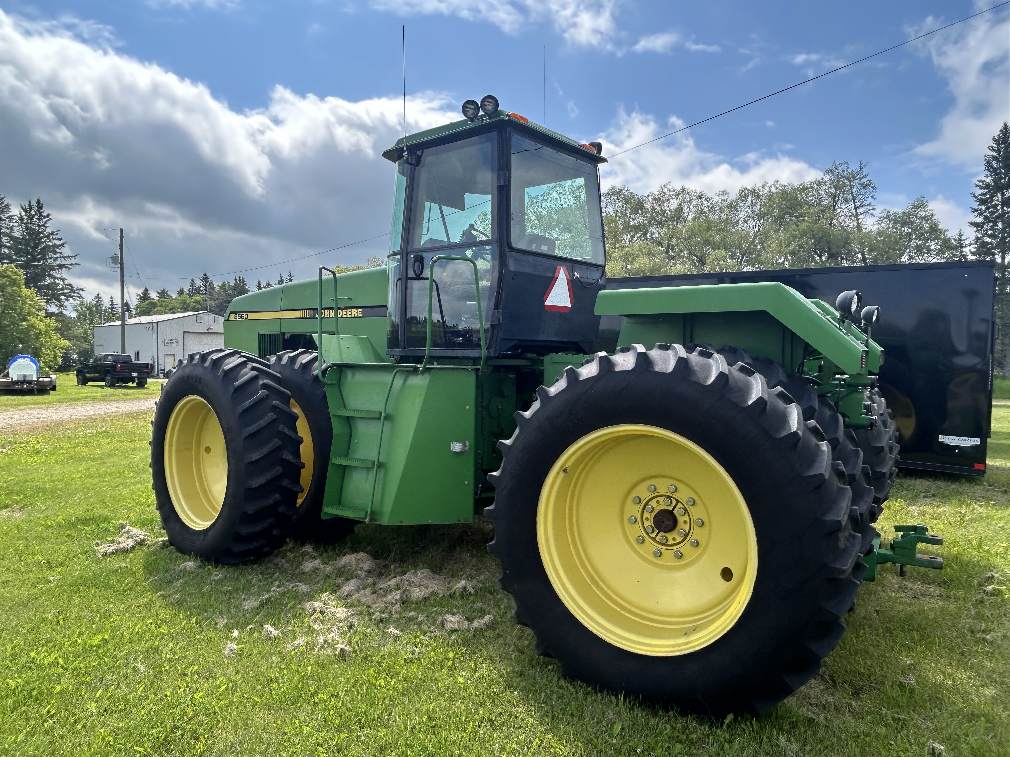 1992 John Deere 8560 Tractor 4WD