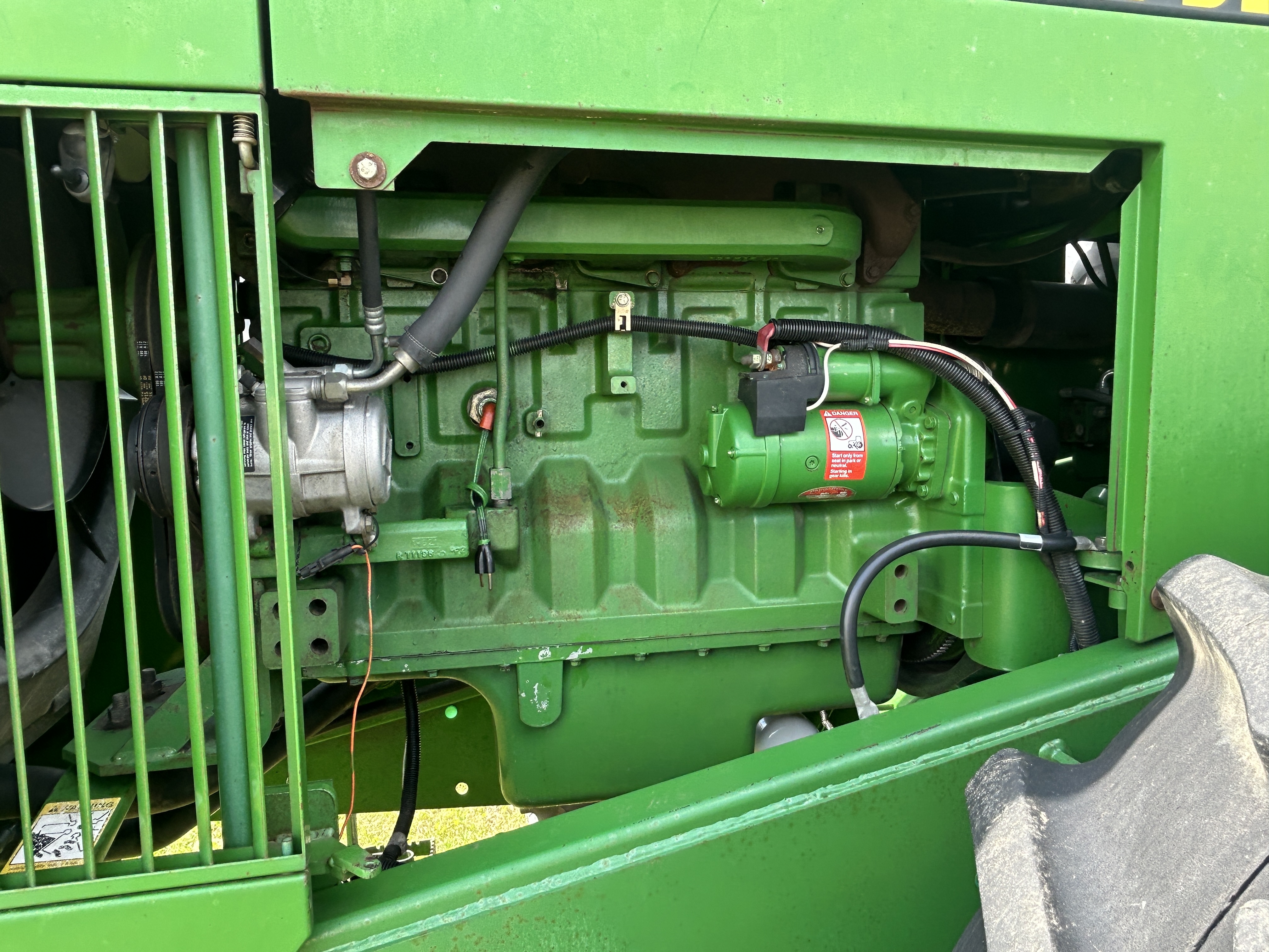 1992 John Deere 8560 Tractor 4WD