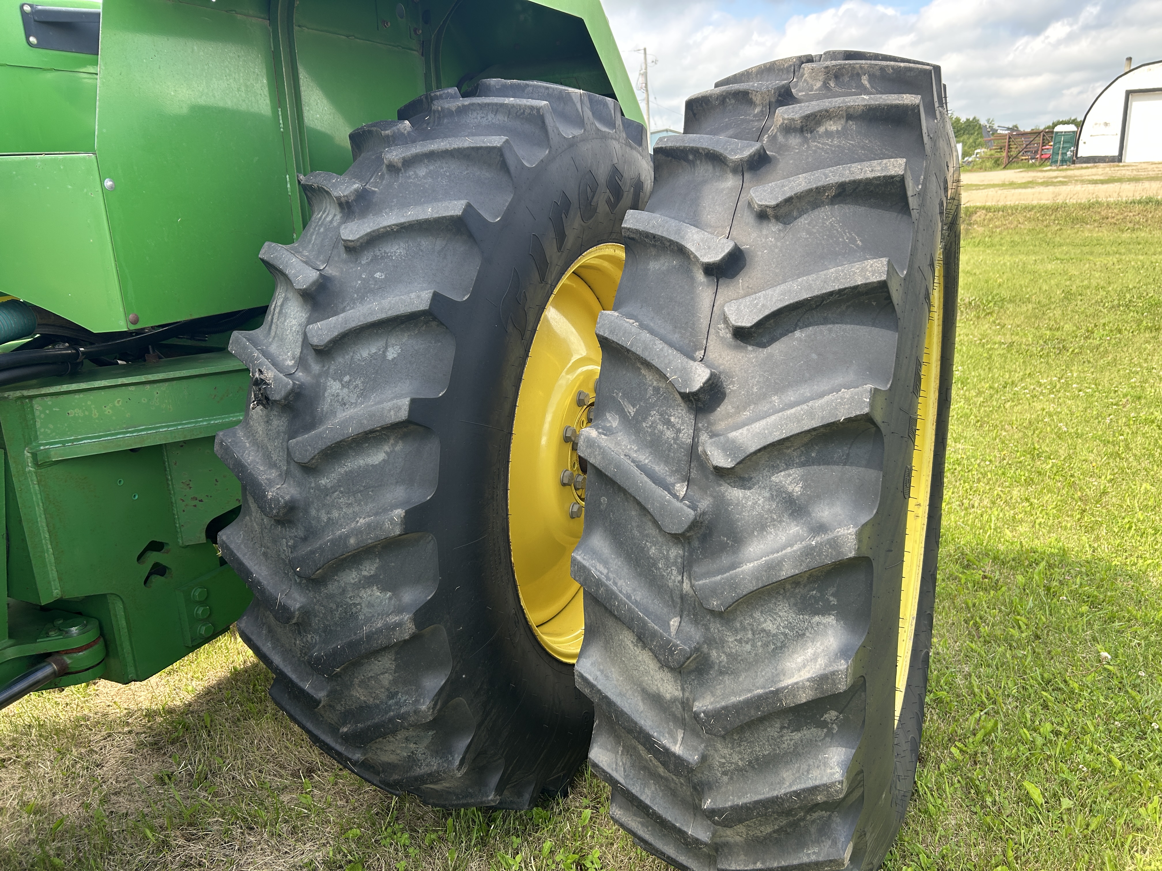 1992 John Deere 8560 Tractor 4WD