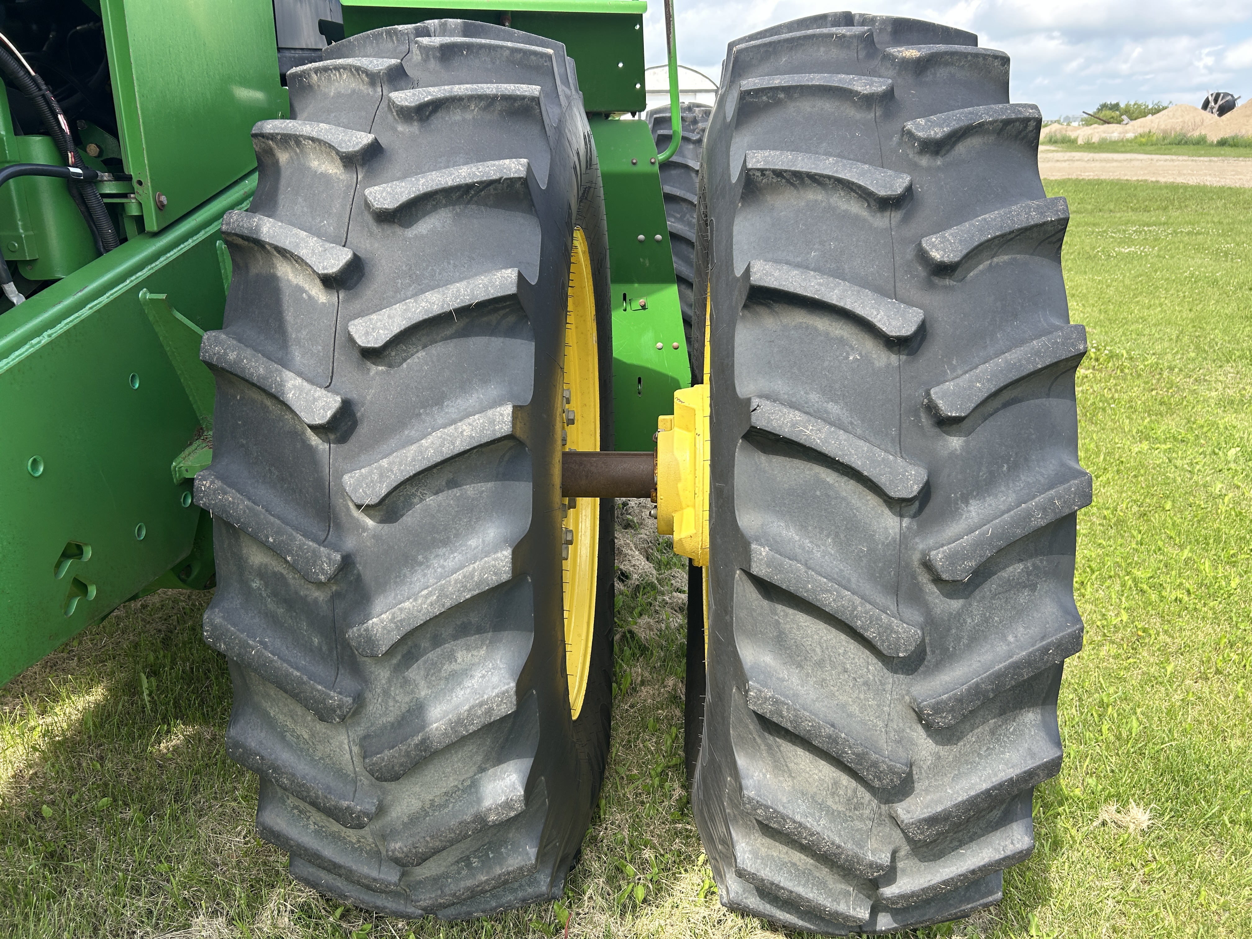 1992 John Deere 8560 Tractor 4WD