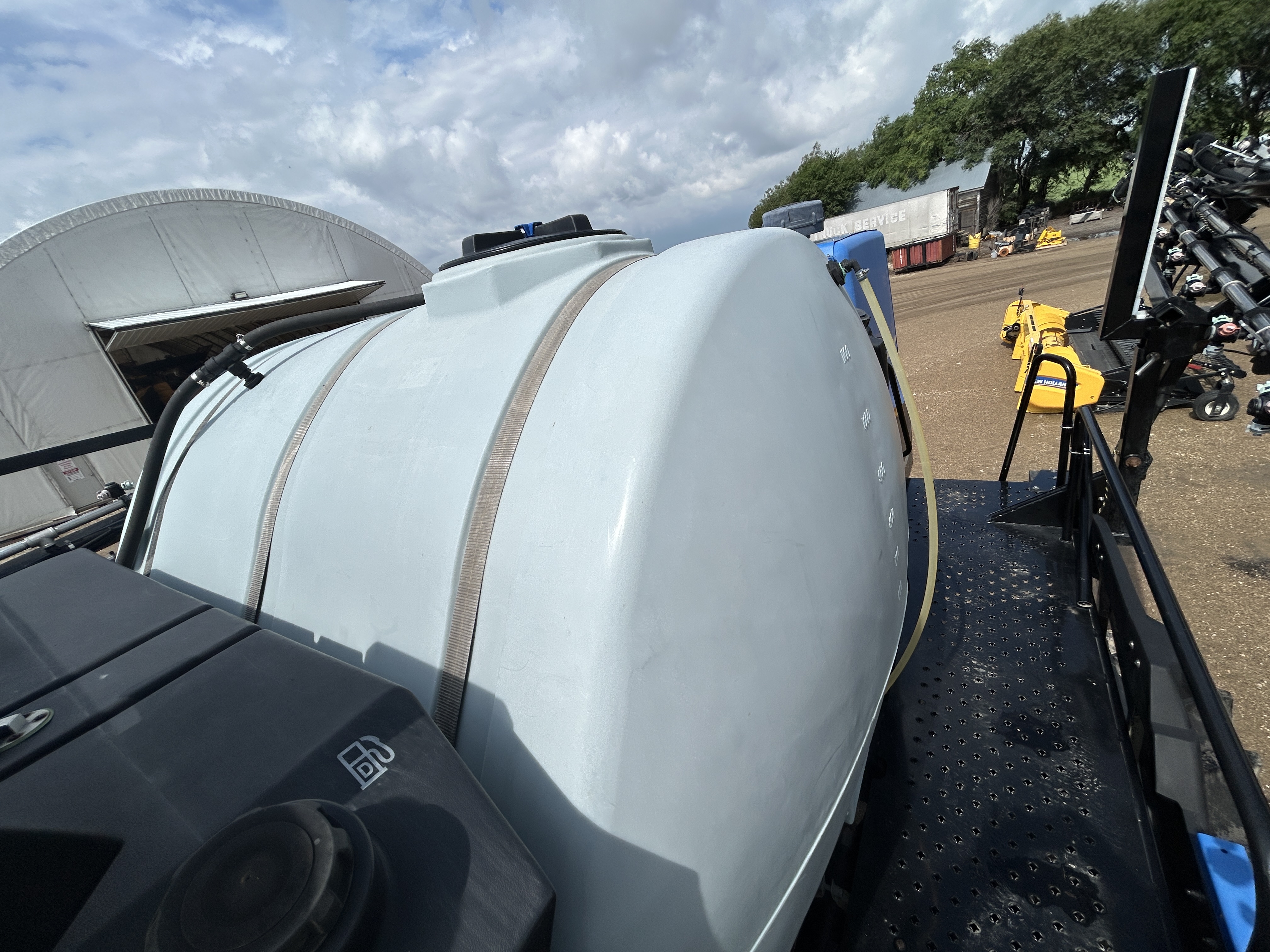 2011 New Holland SP.240F Sprayer/High Clearance