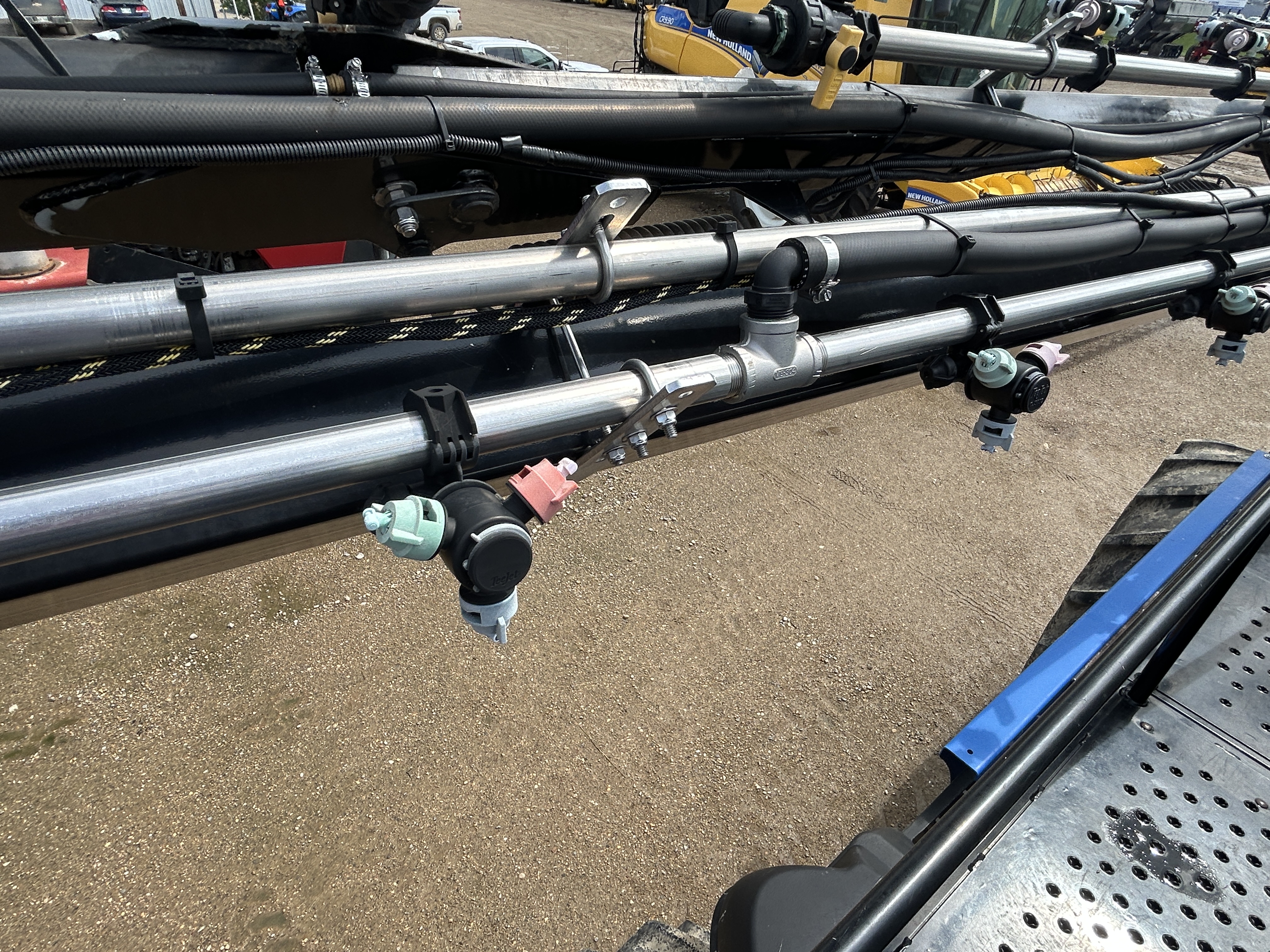 2011 New Holland SP.240F Sprayer/High Clearance