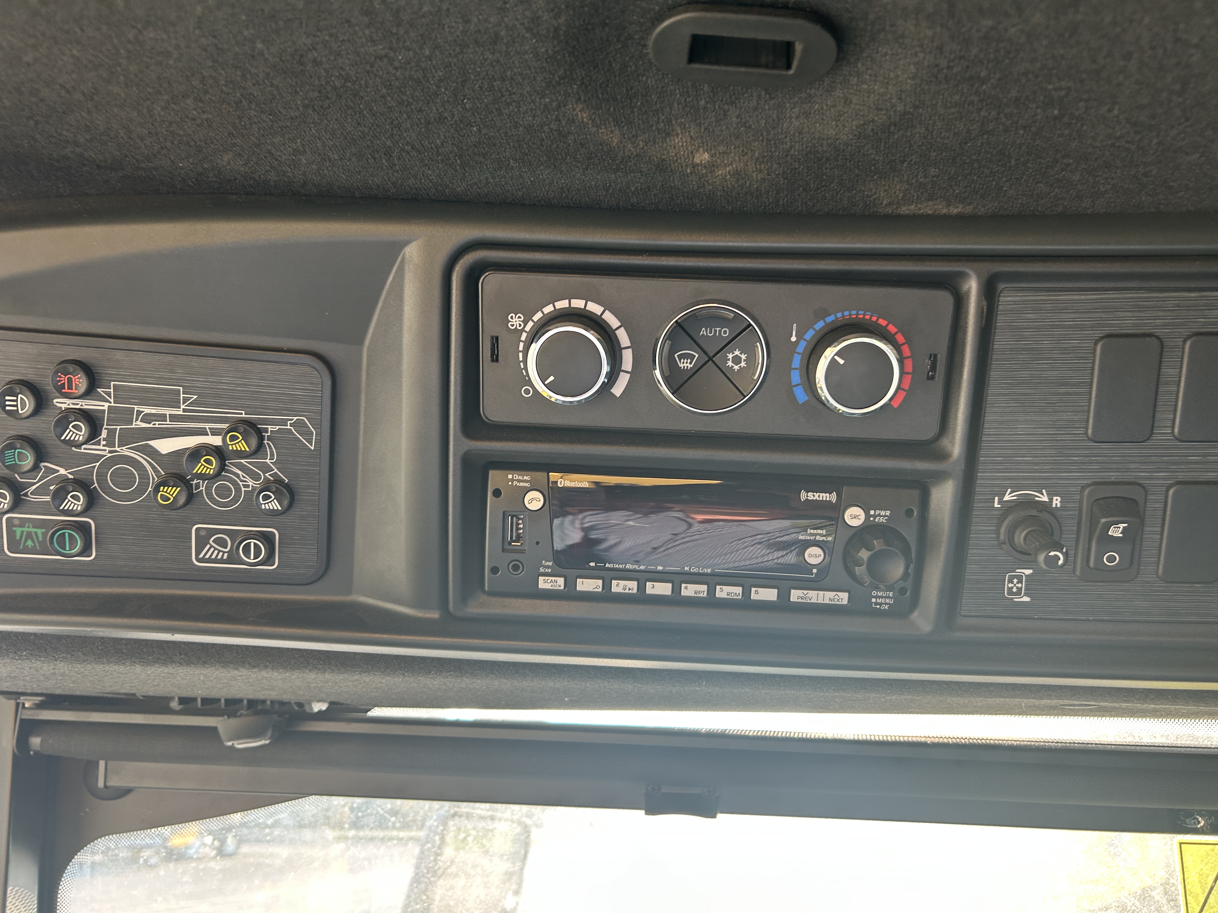 2023 New Holland CR9.90Z Combine