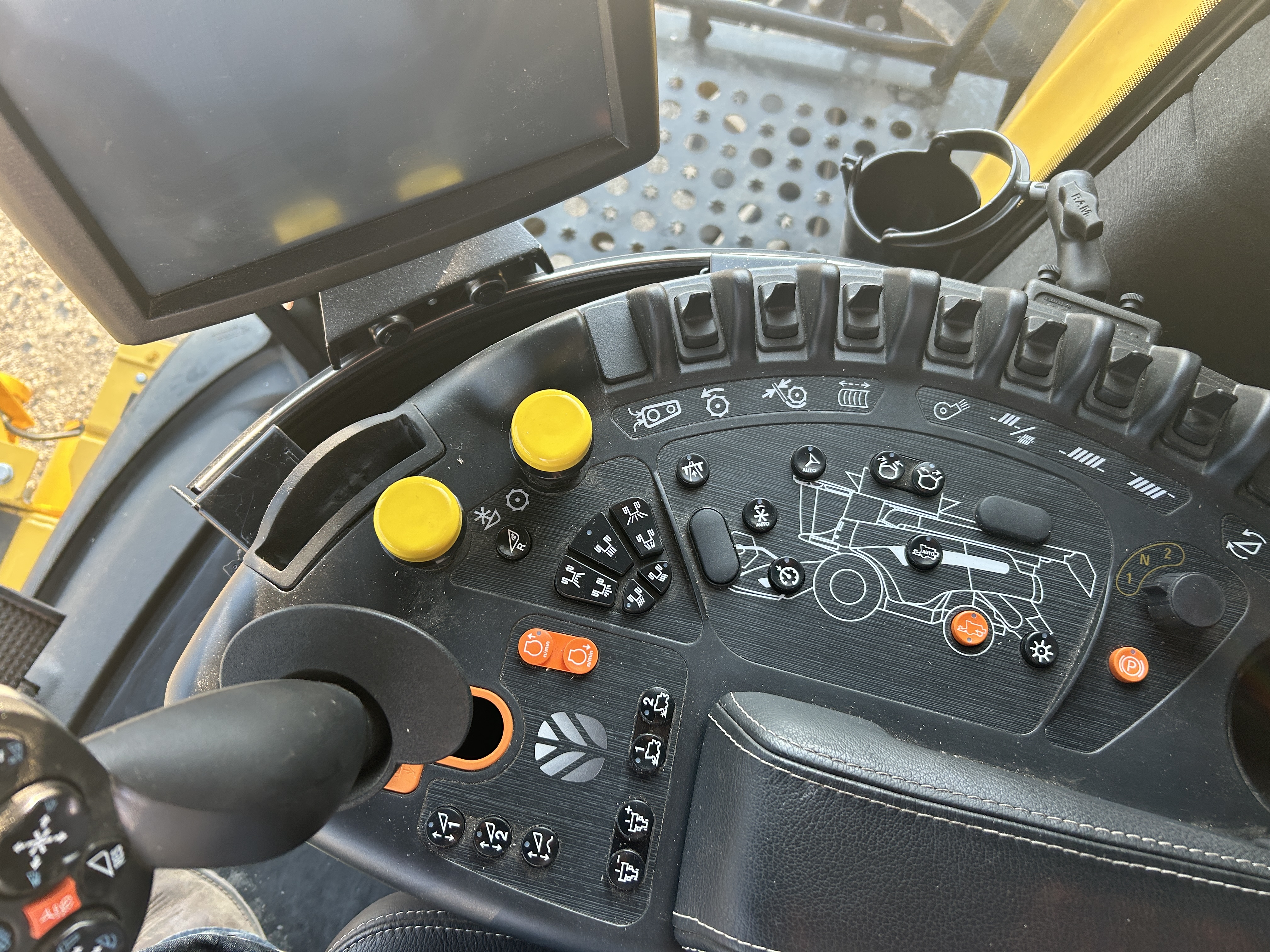 2023 New Holland CR9.90Z Combine