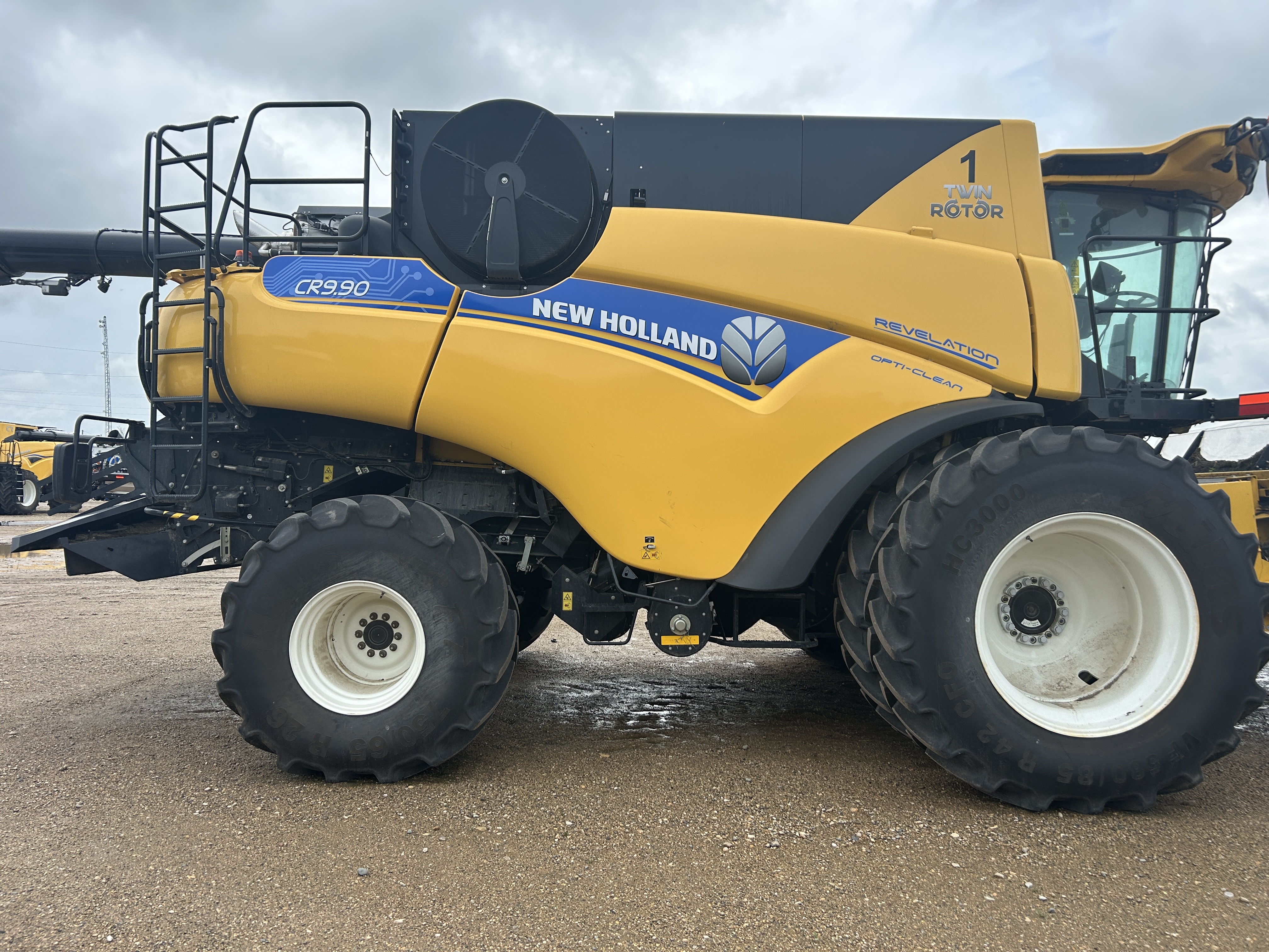 2023 New Holland CR9.90Z Combine