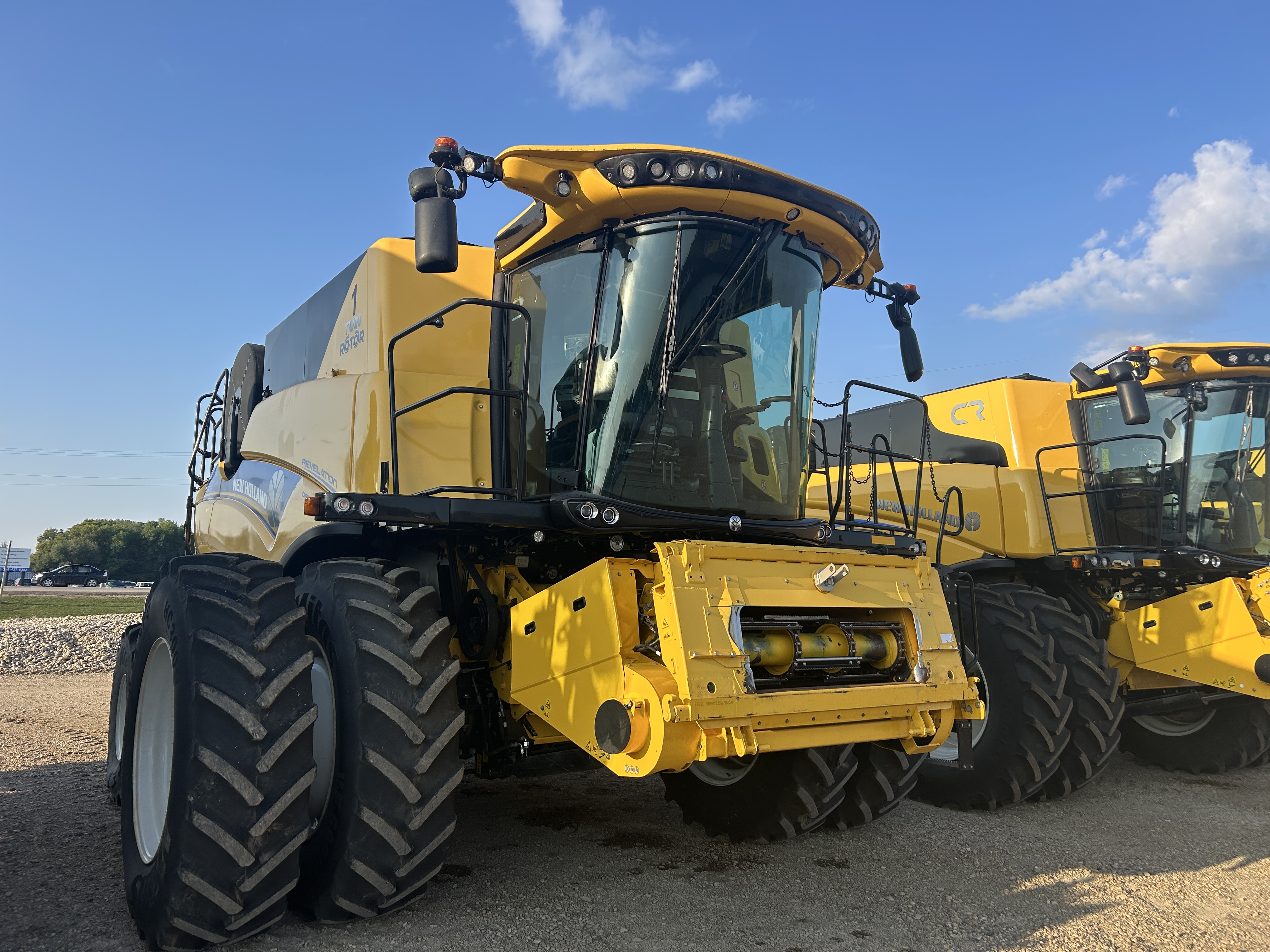 2023 New Holland CR9.90Z Combine