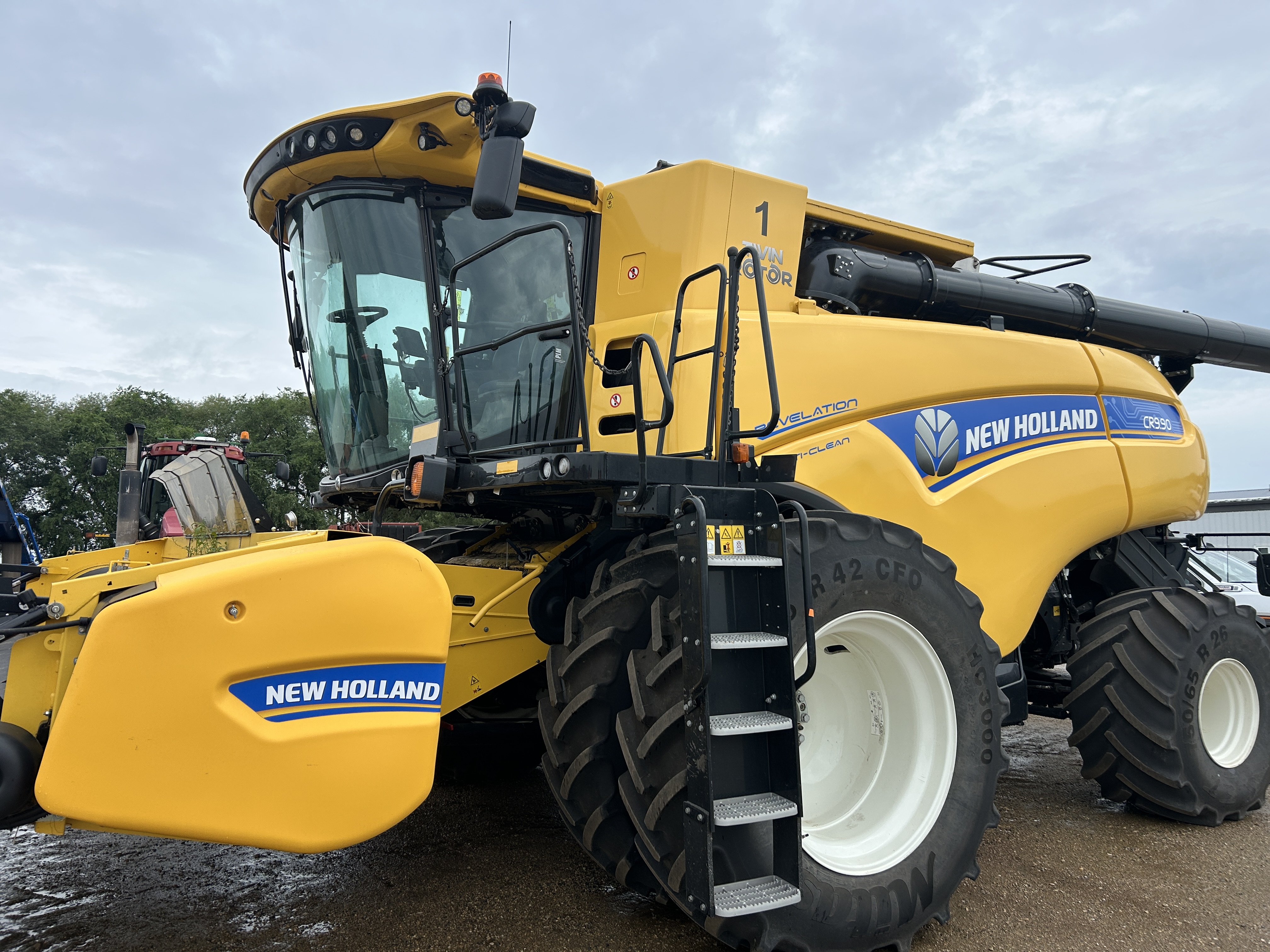 2023 New Holland CR9.90Z Combine