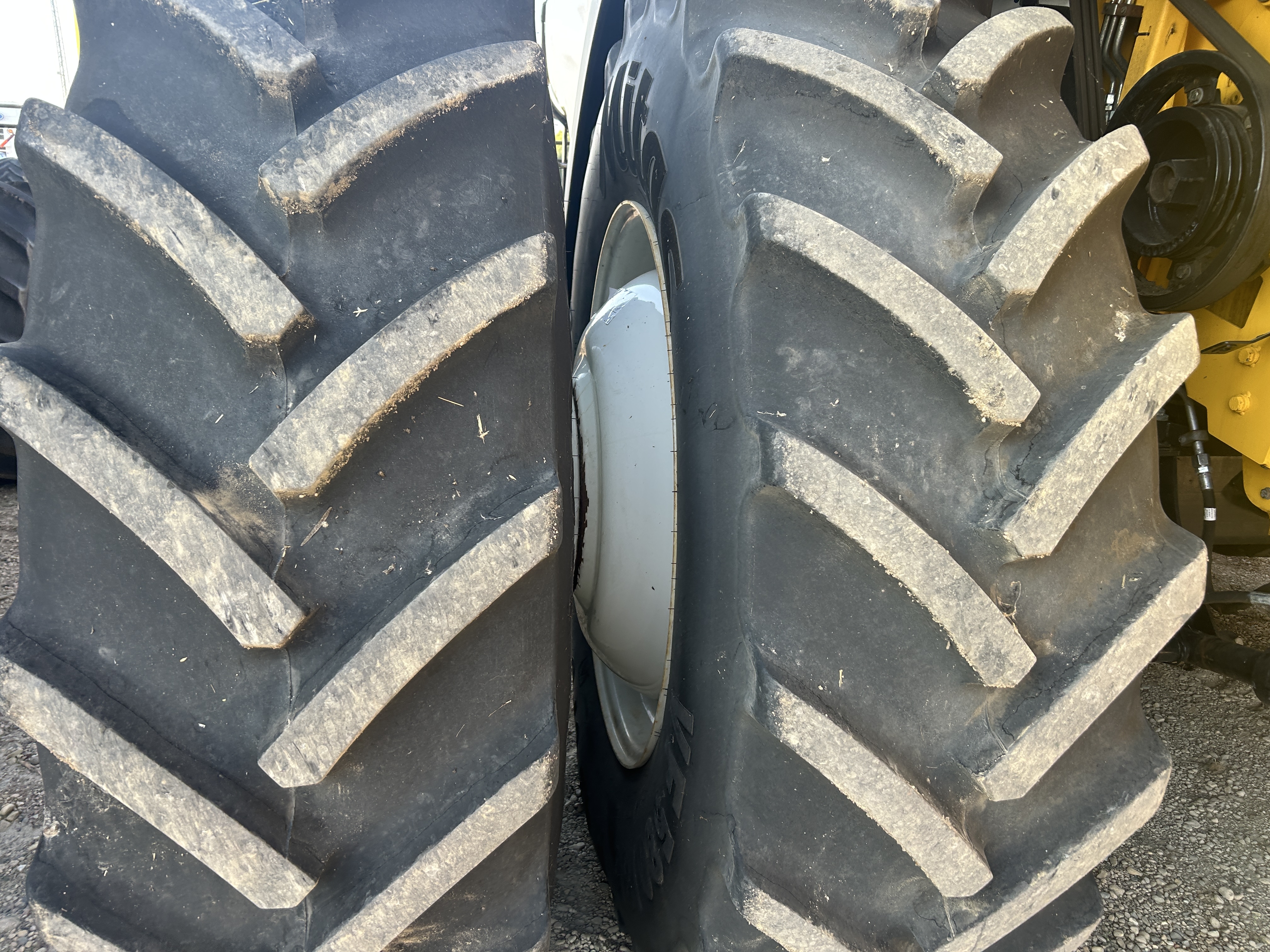 2023 New Holland CR9.90Z Combine