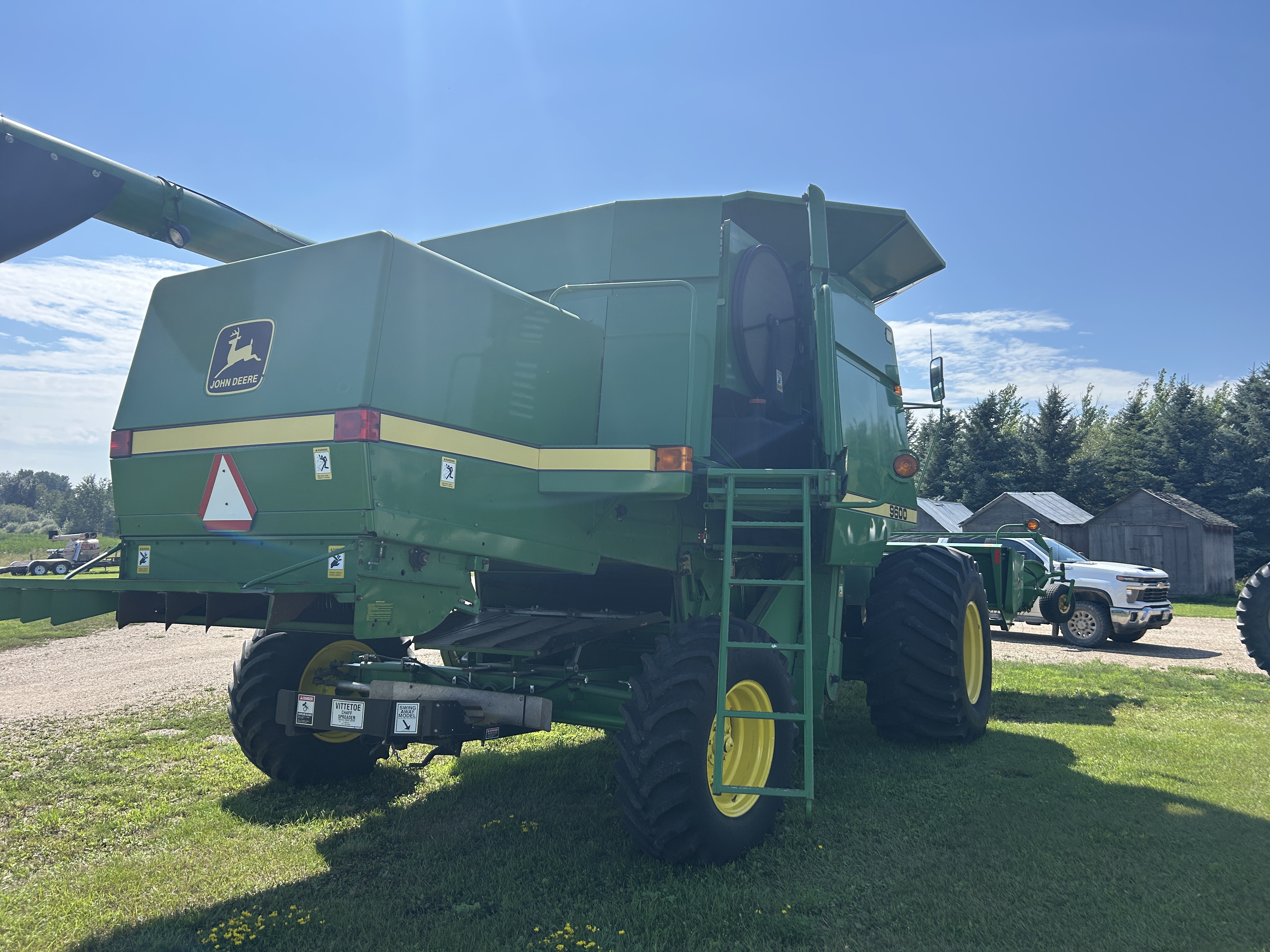 1993 John Deere 9600 Combine