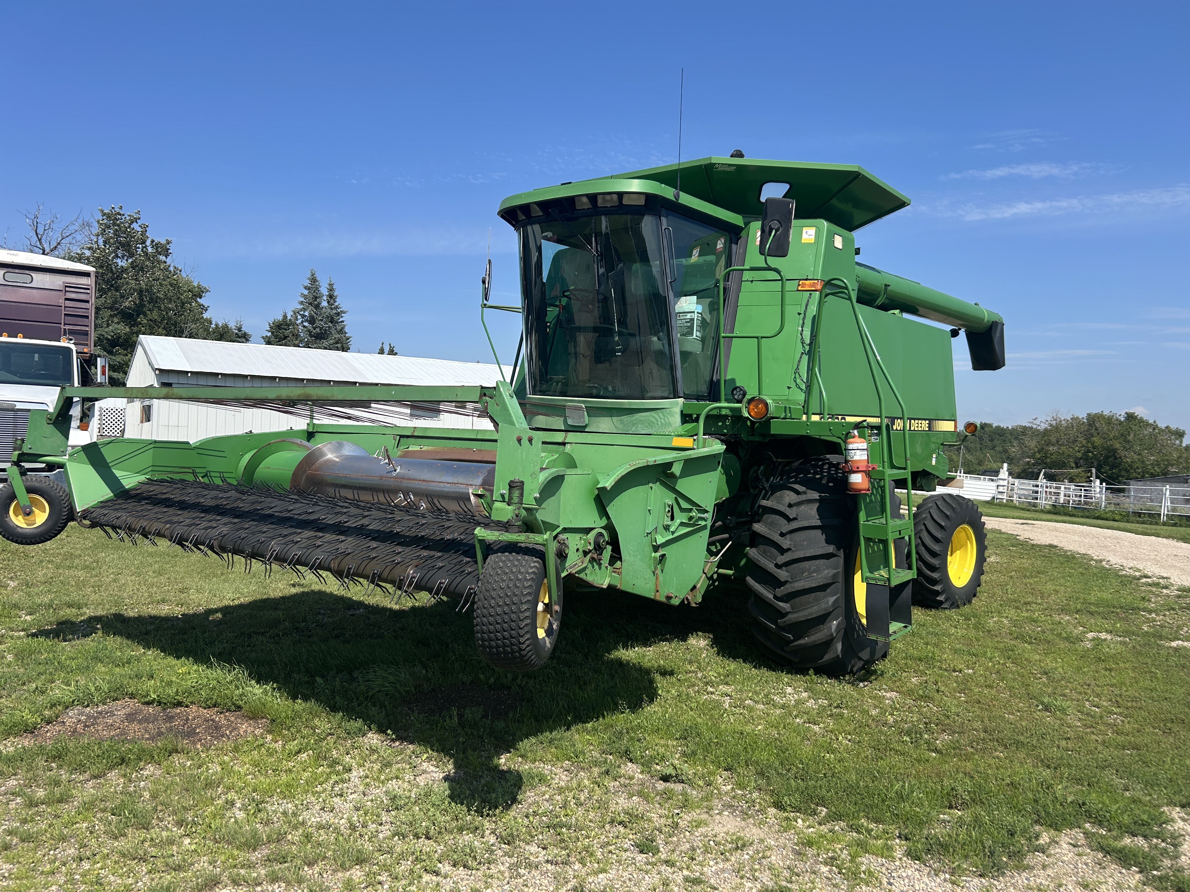 1993 John Deere 9600 Combine