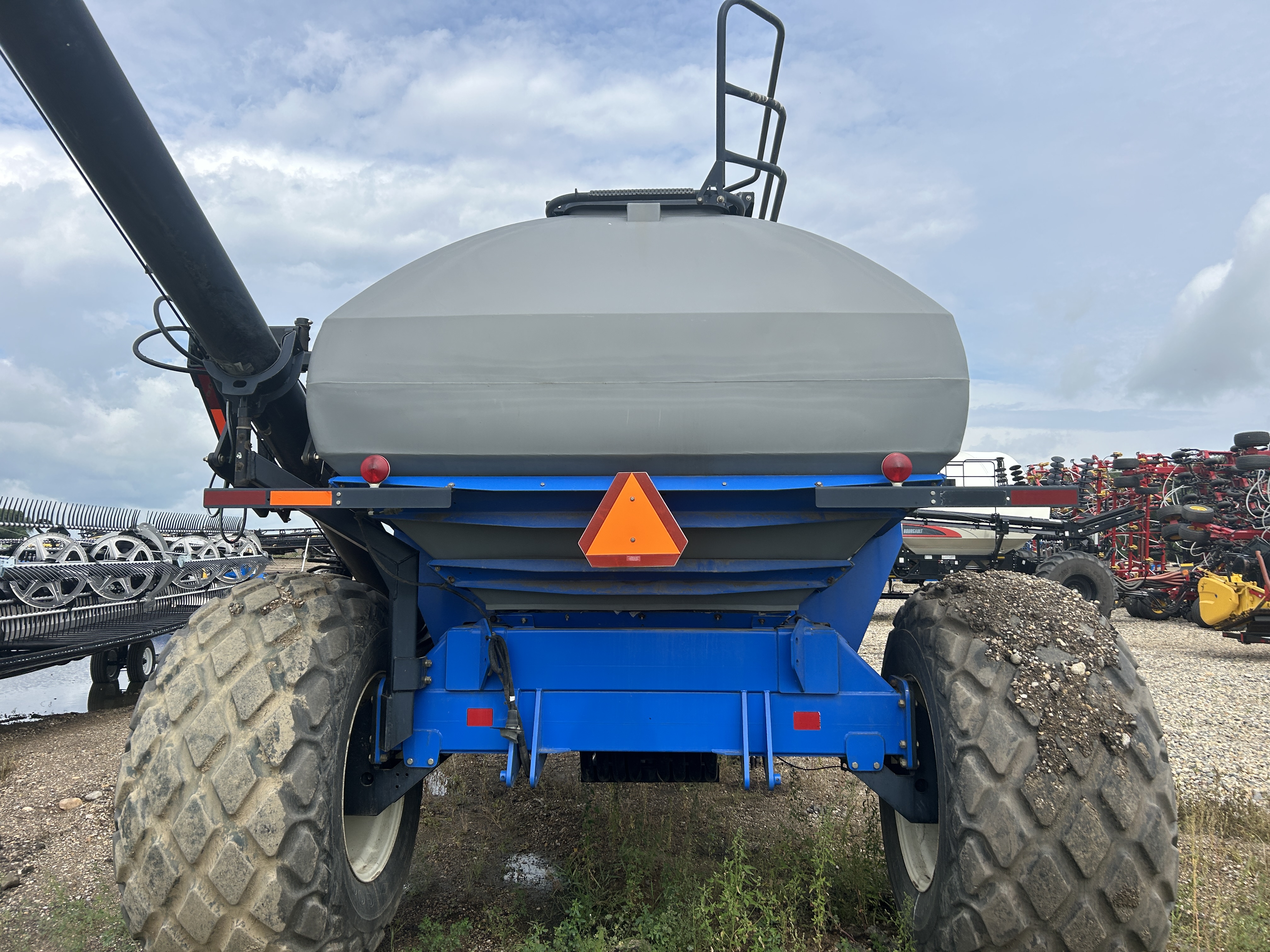 2007 New Holland SC380 Air Tank/Cart