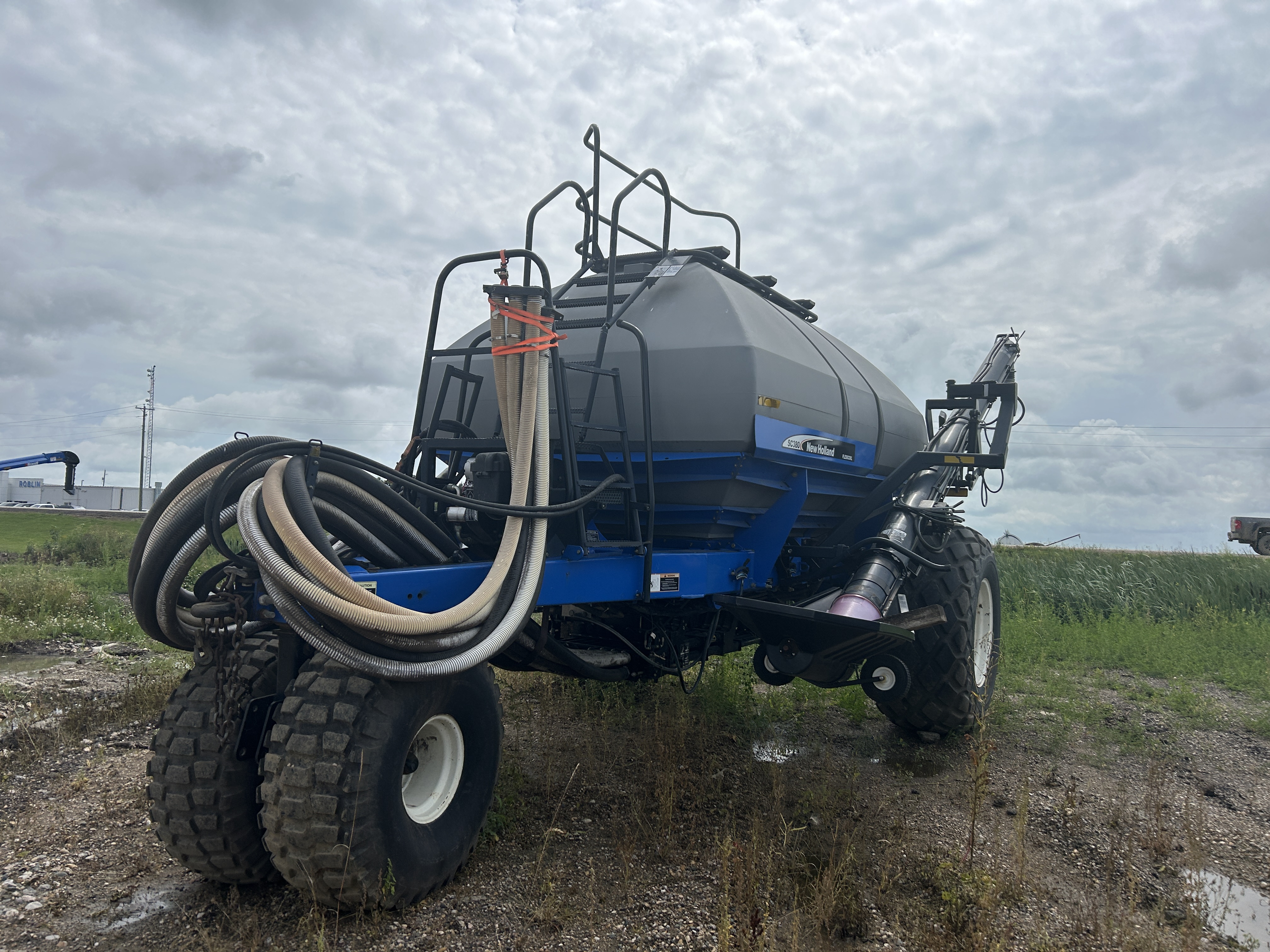 2007 New Holland SC380 Air Tank/Cart