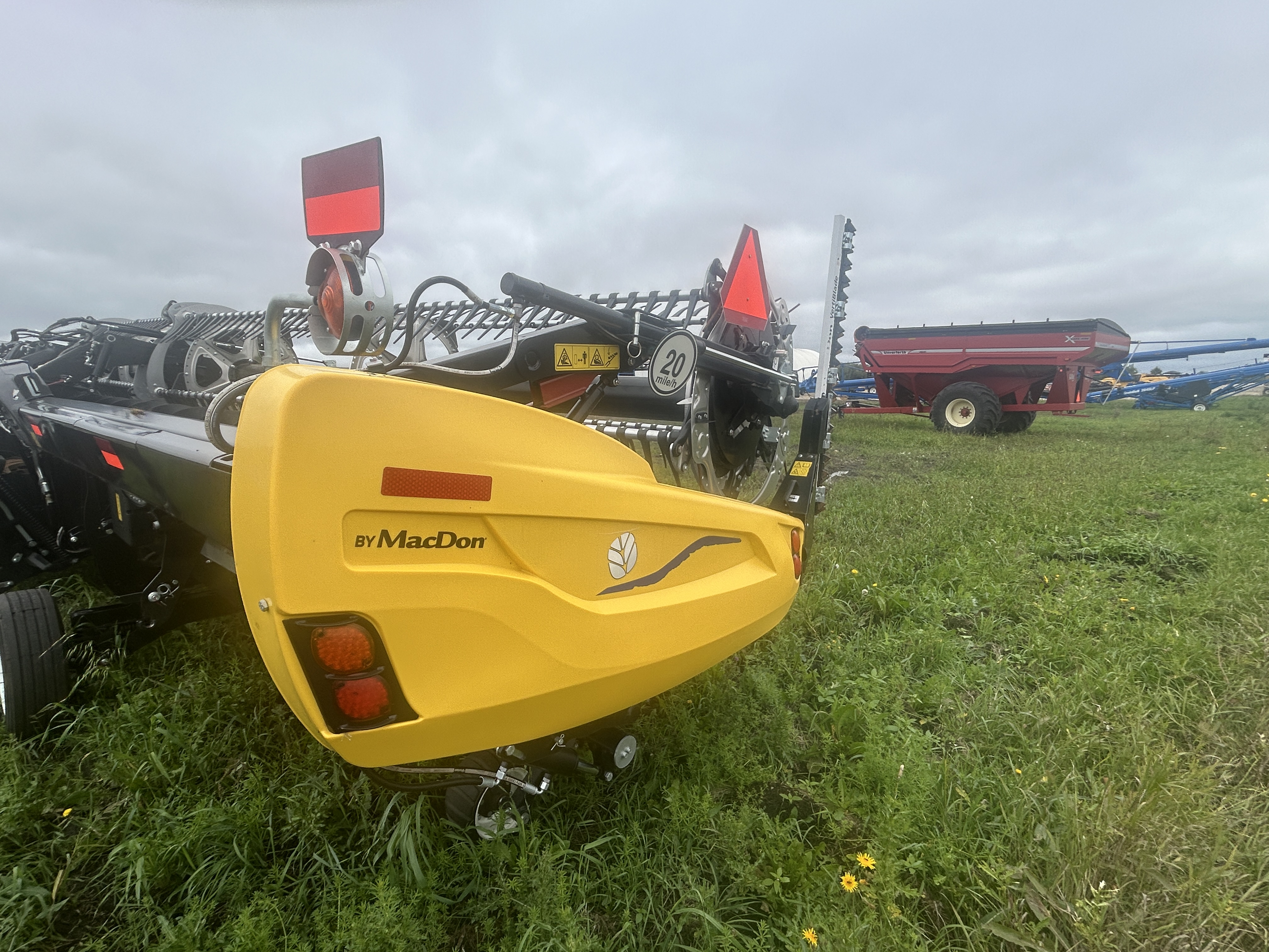 2024 MacDon FD240 Header Draper Flex