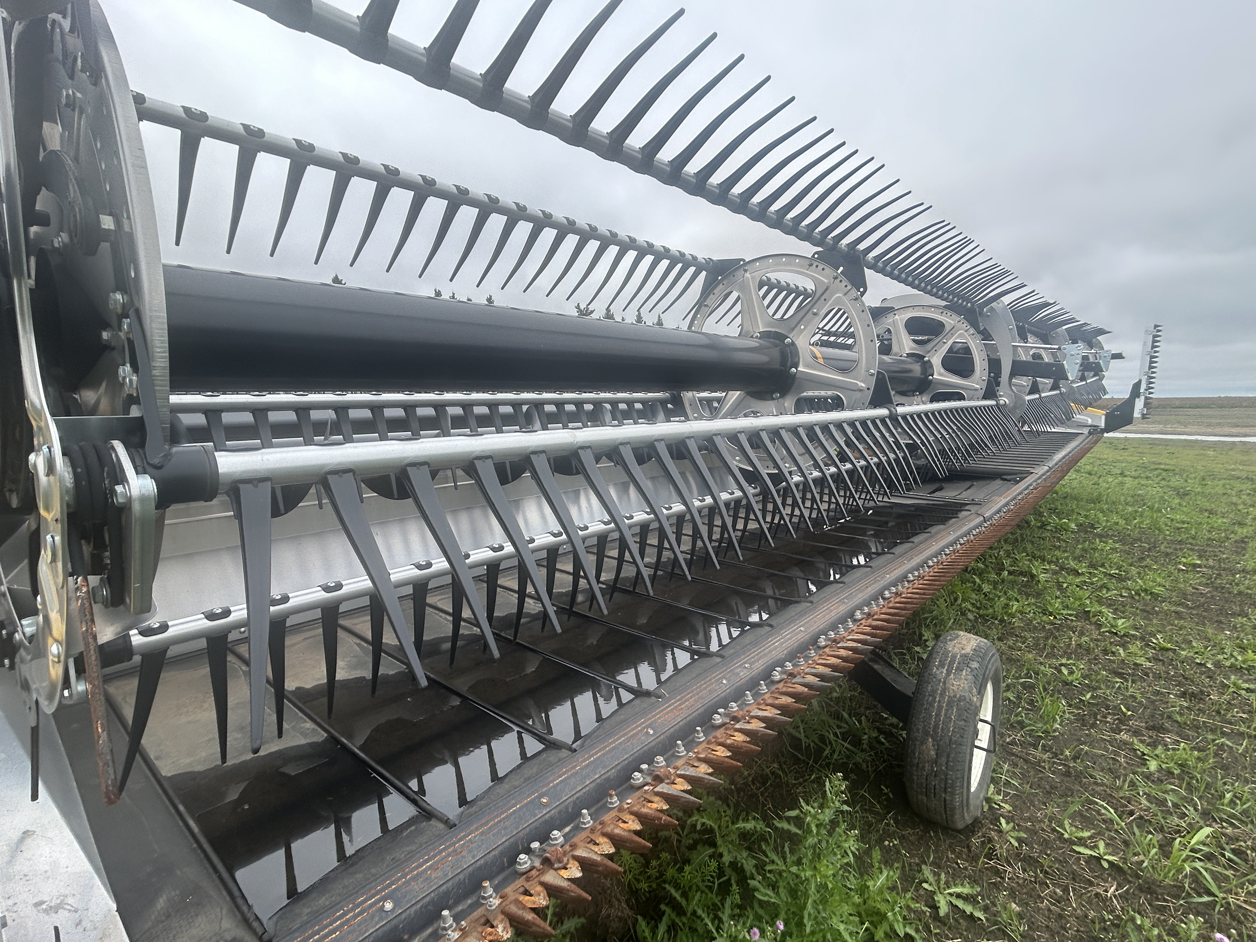 2024 MacDon FD240 Header Draper Flex