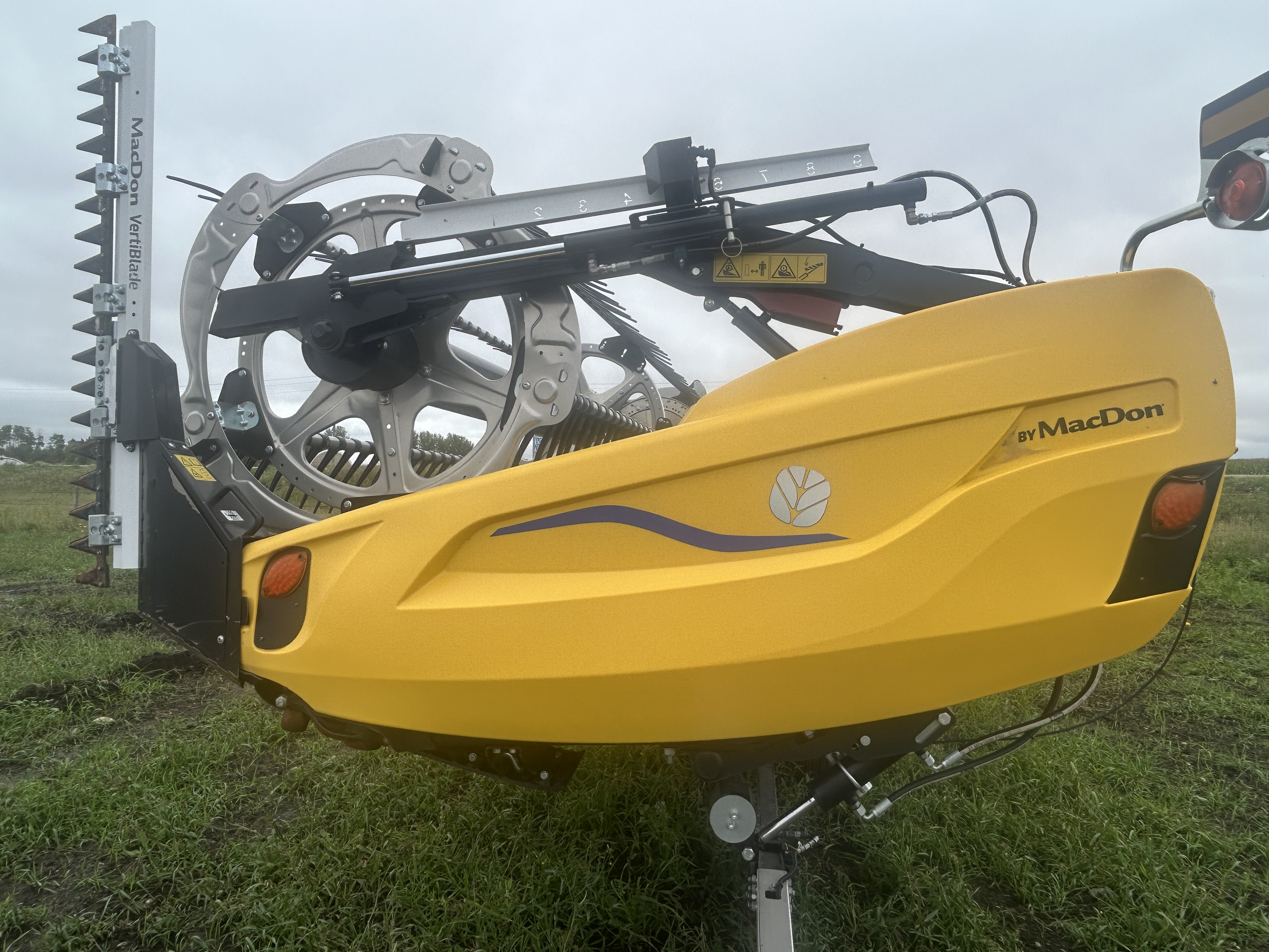 2024 MacDon FD240 Header Draper Flex