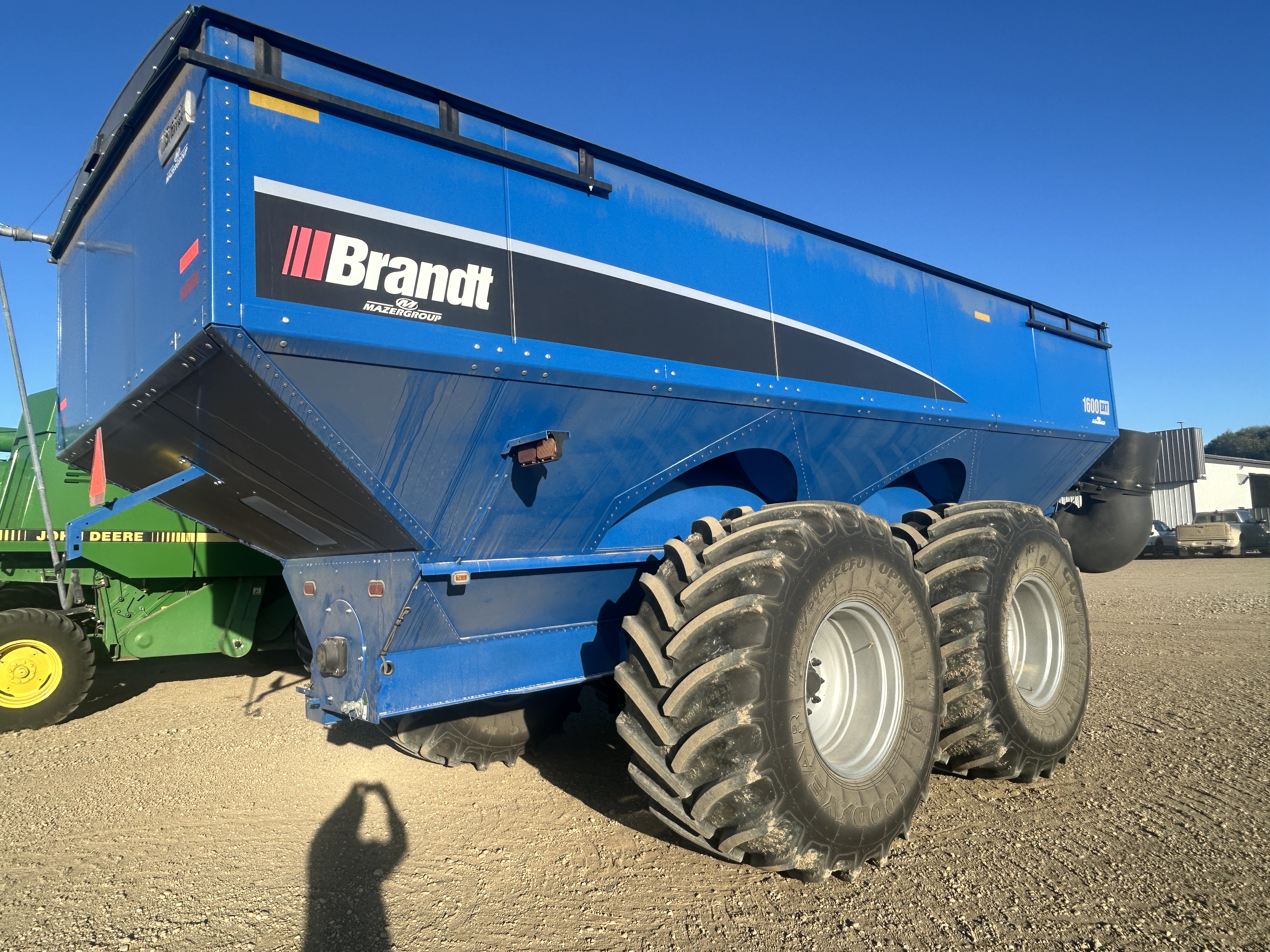 2023 Brandt 1600DXT Grain Cart