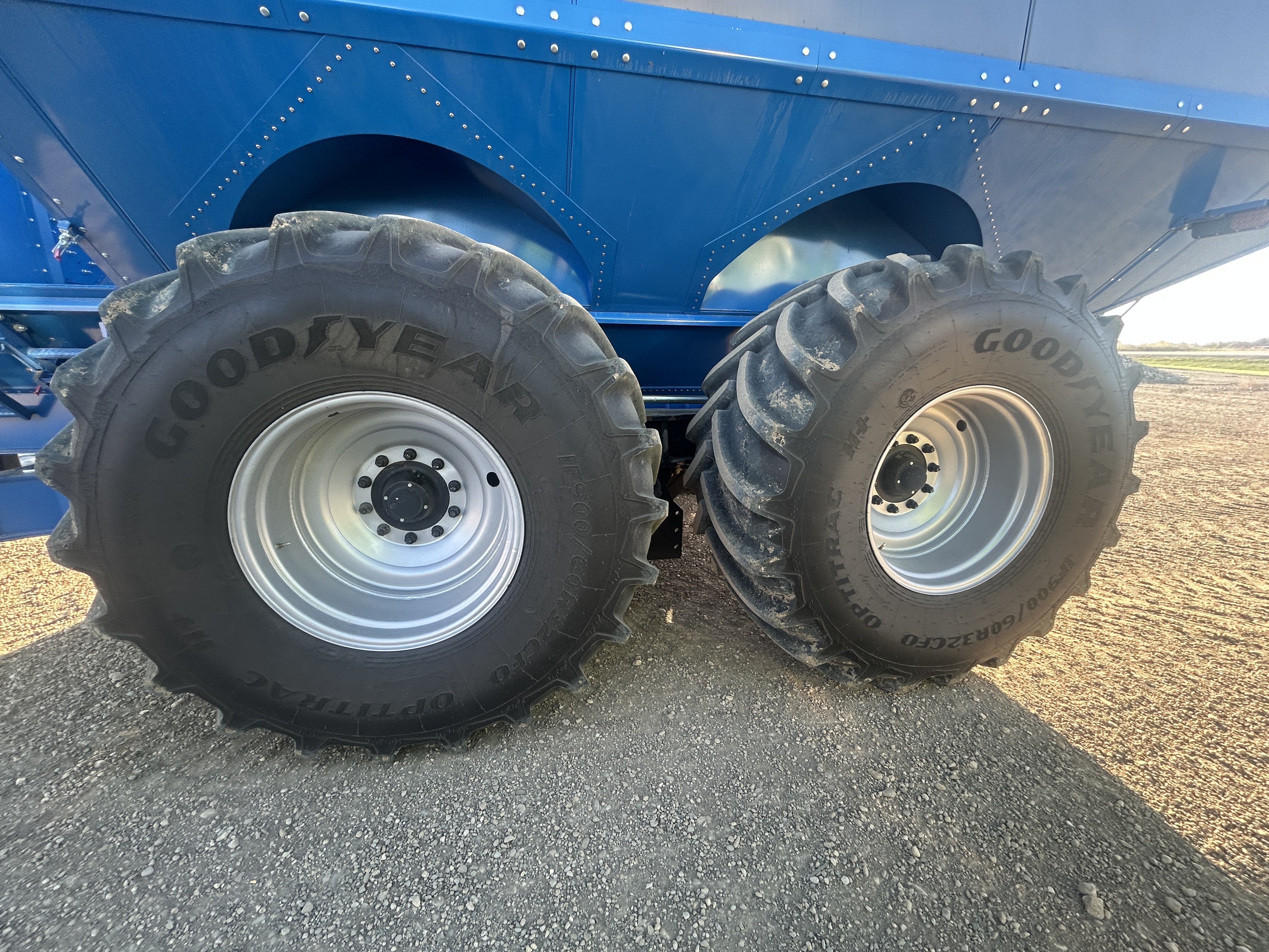 2023 Brandt 1600DXT Grain Cart