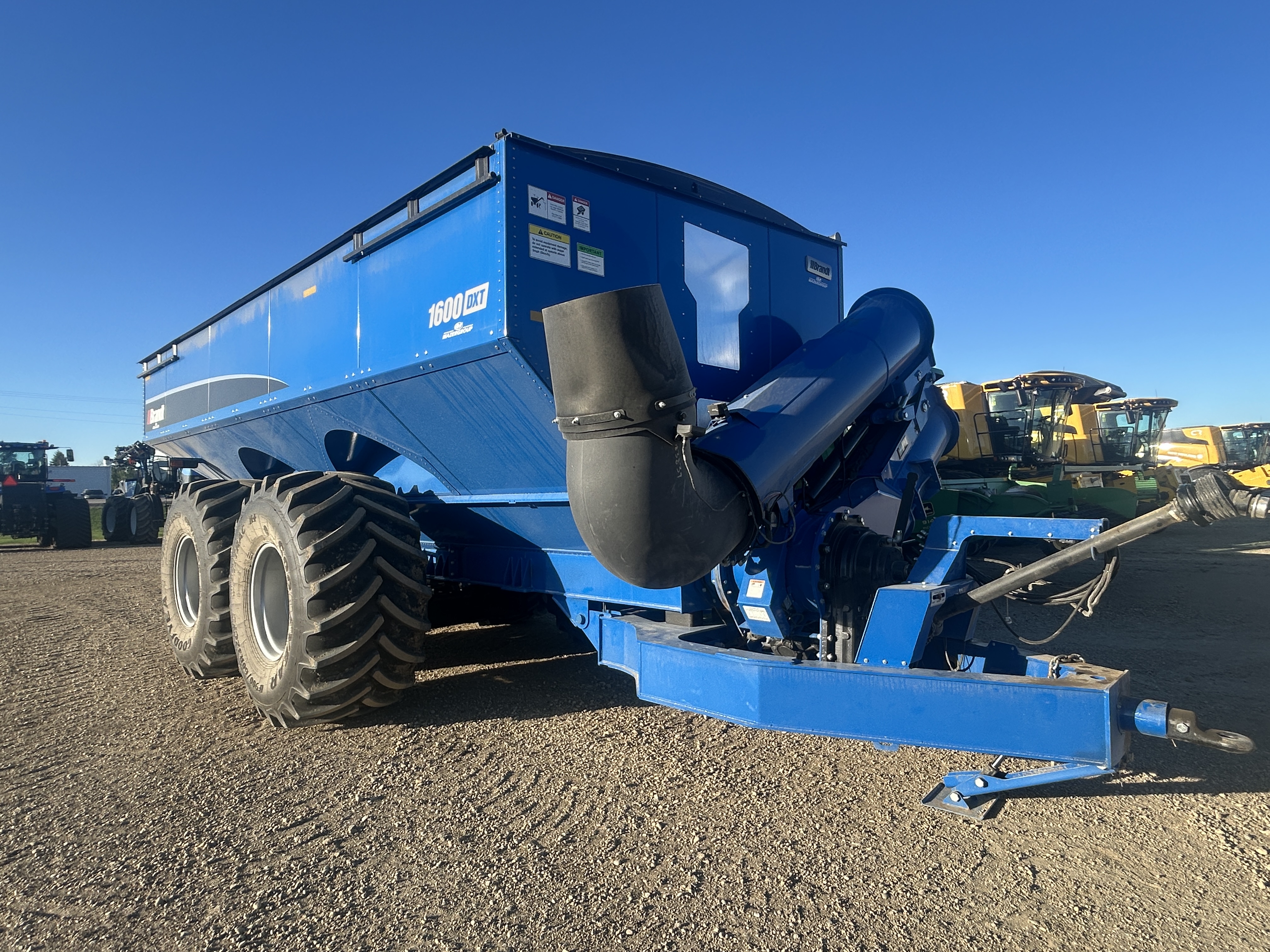 2023 Brandt 1600DXT Grain Cart