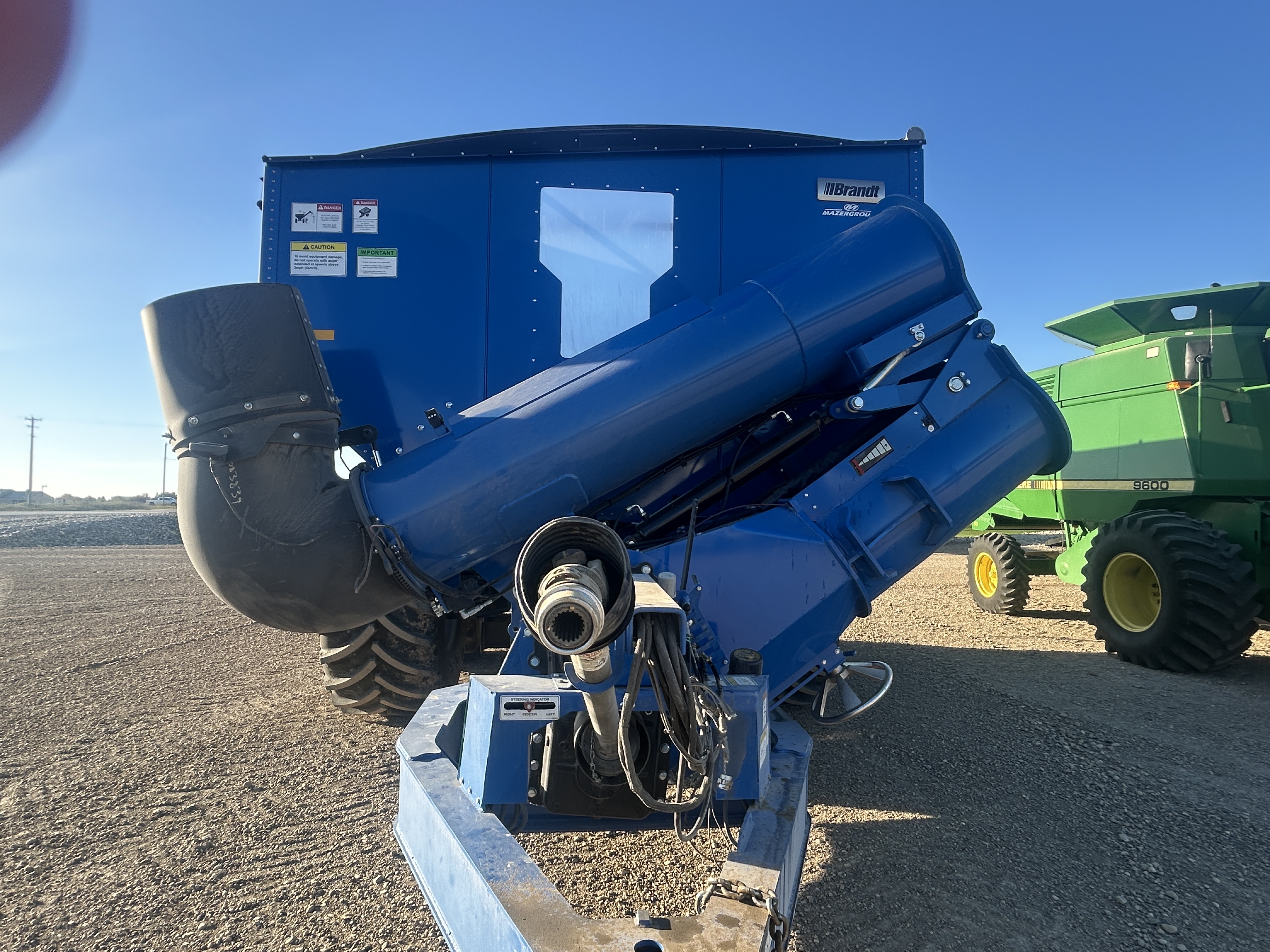 2023 Brandt 1600DXT Grain Cart