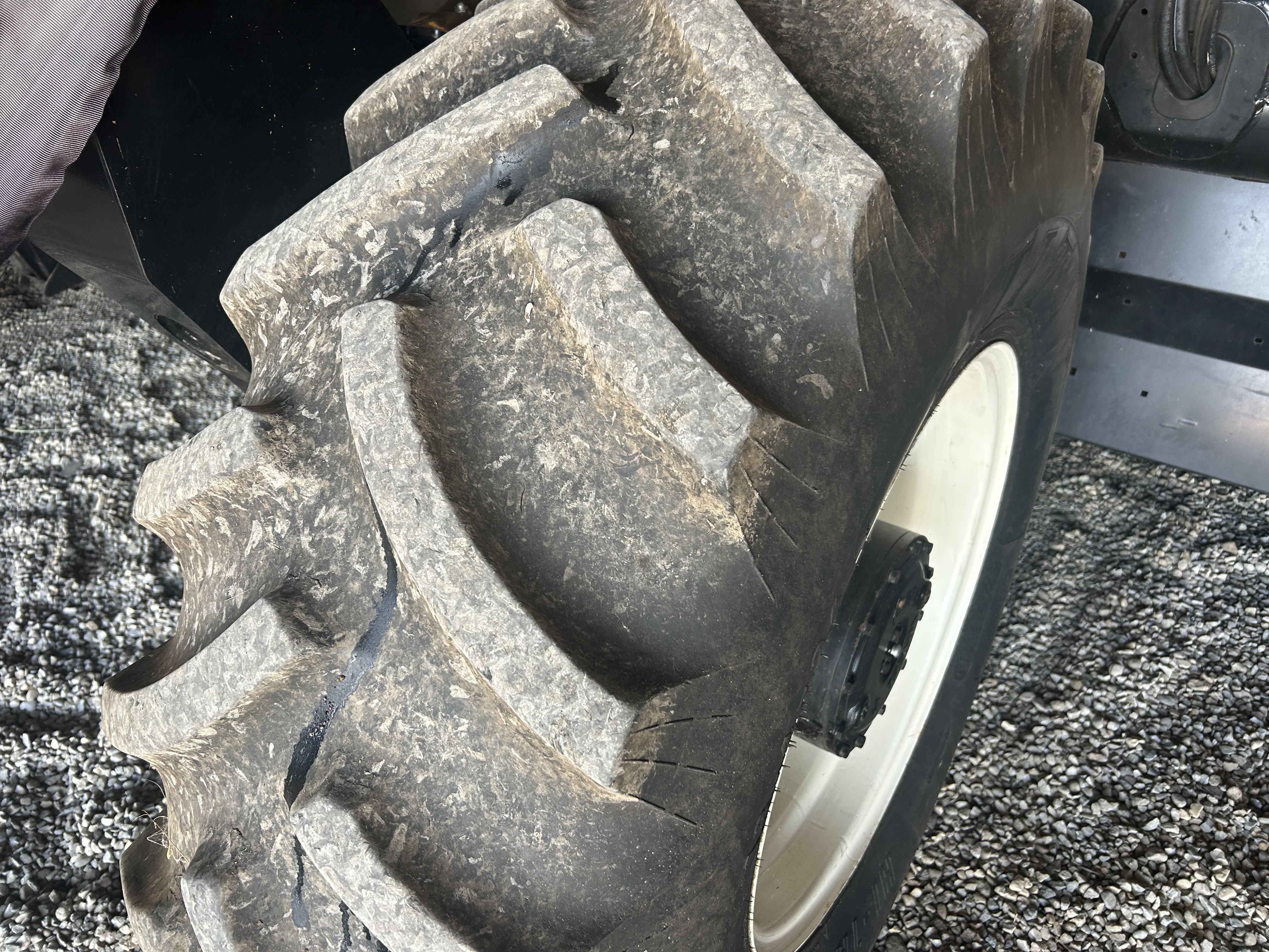 2013 MacDon M155 Windrower