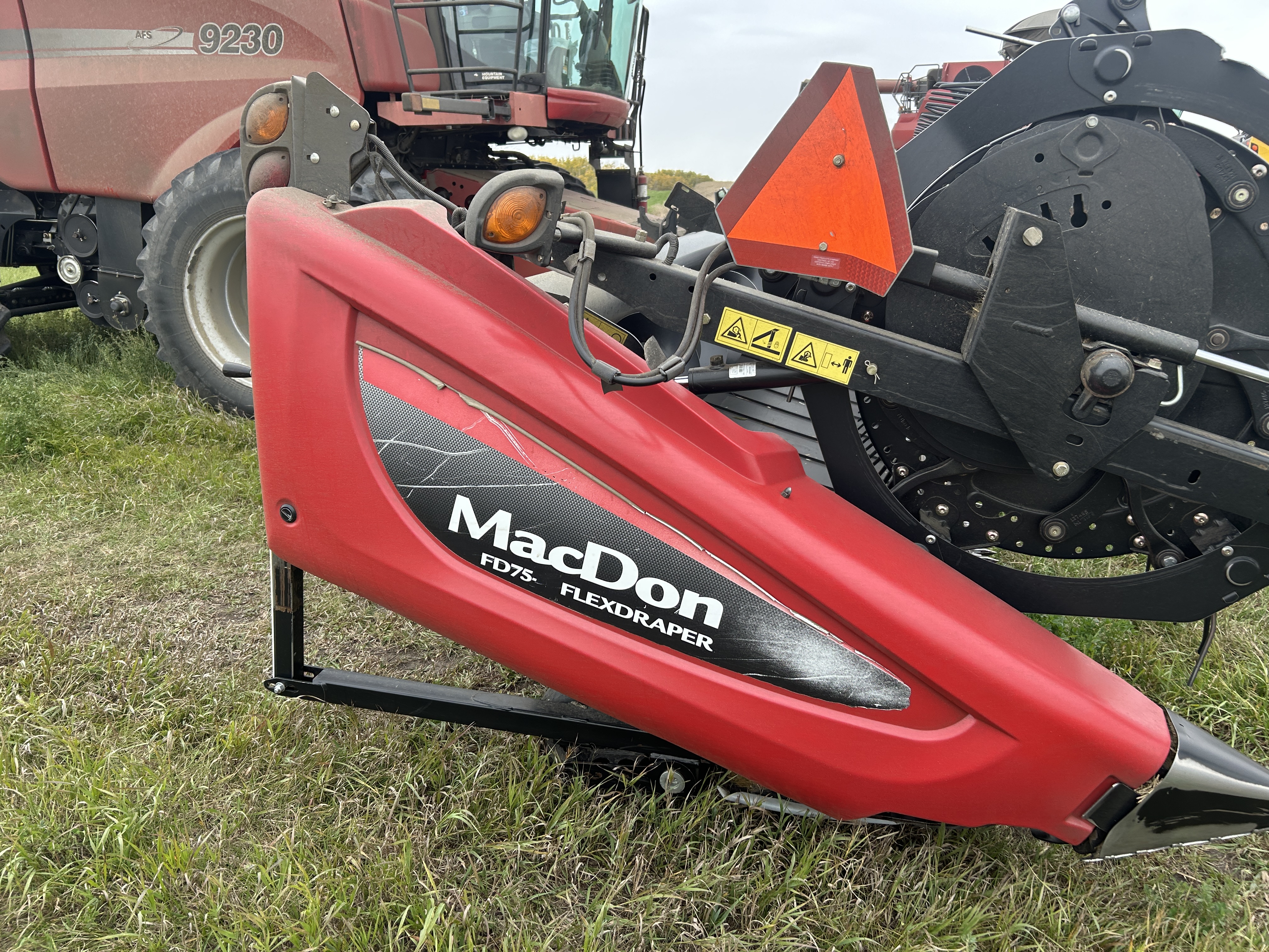 2017 MacDon FD75-S Header Draper Flex
