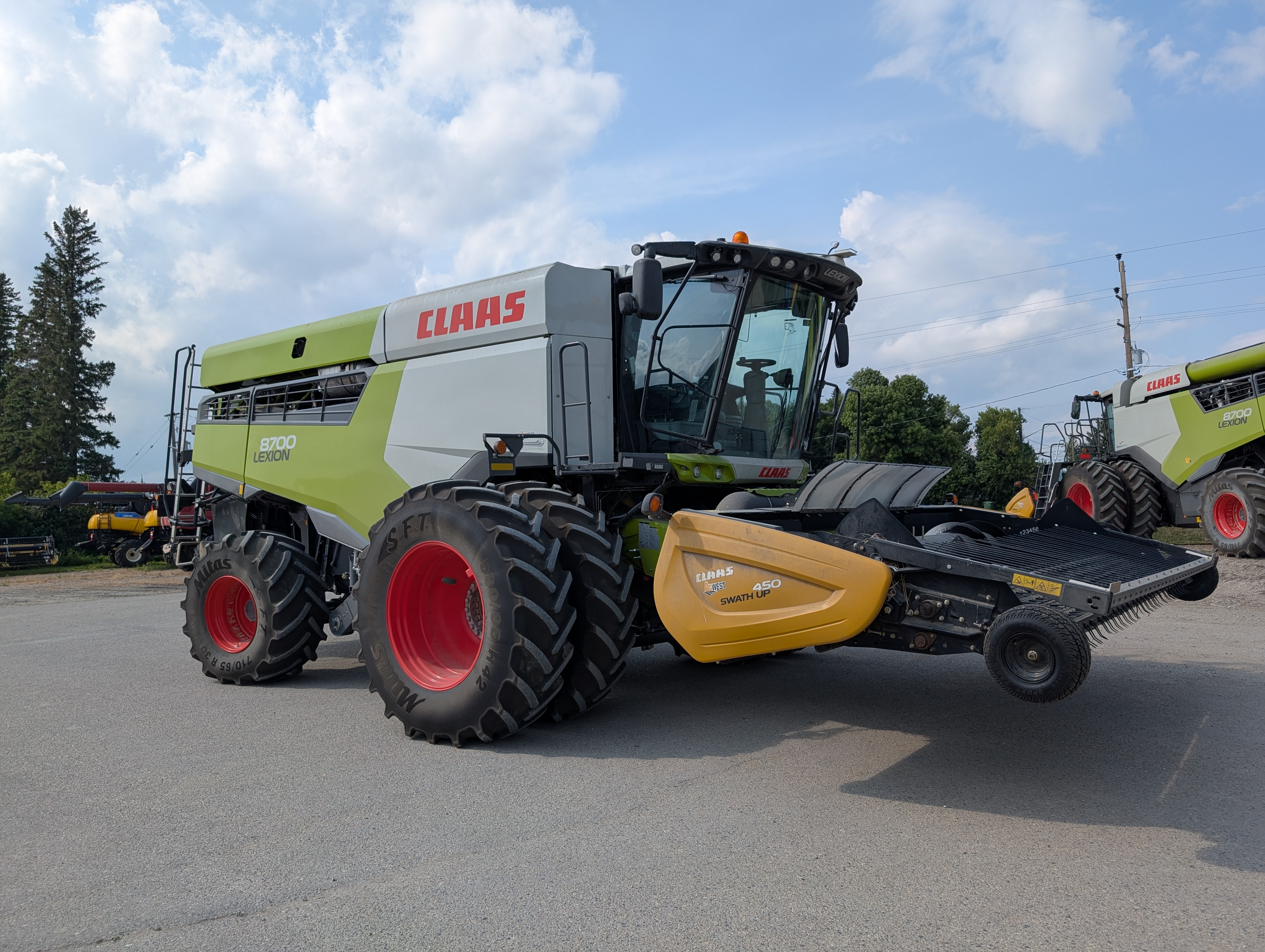 2022 CLAAS 8700 Combine