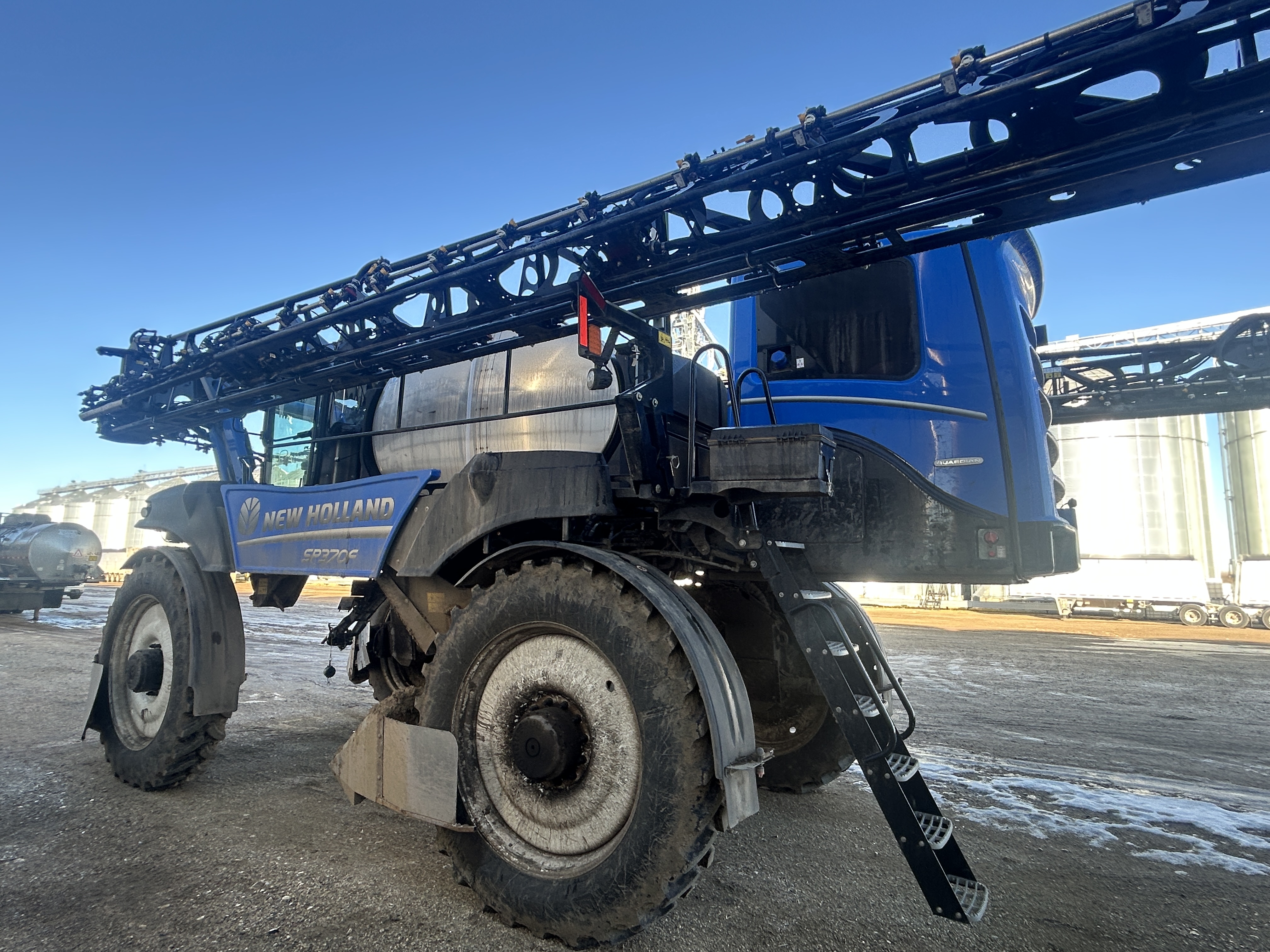 2025 New Holland SP.370F Sprayer/High Clearance