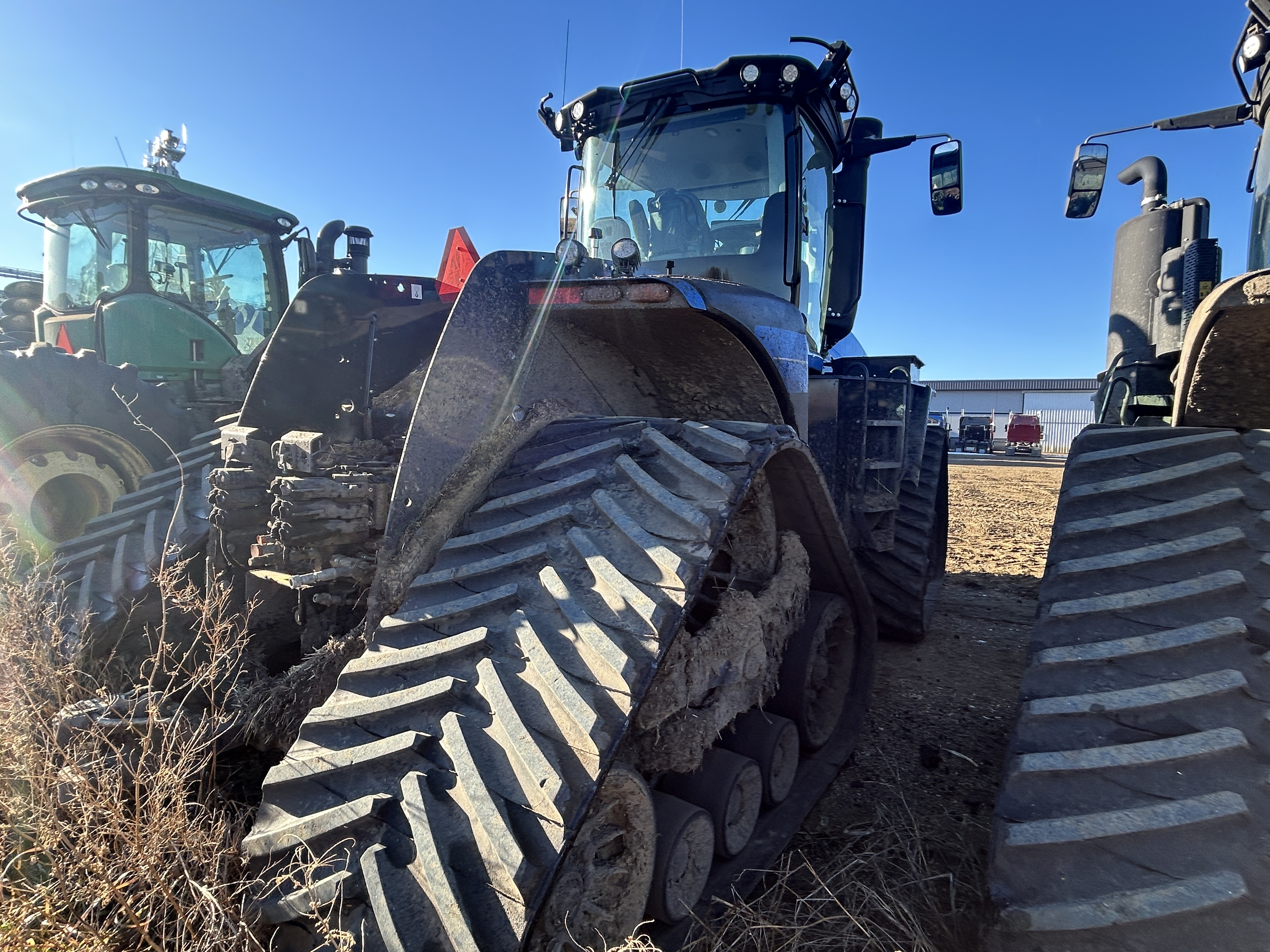 2025 New Holland T9.700 Tractor Rubber Track