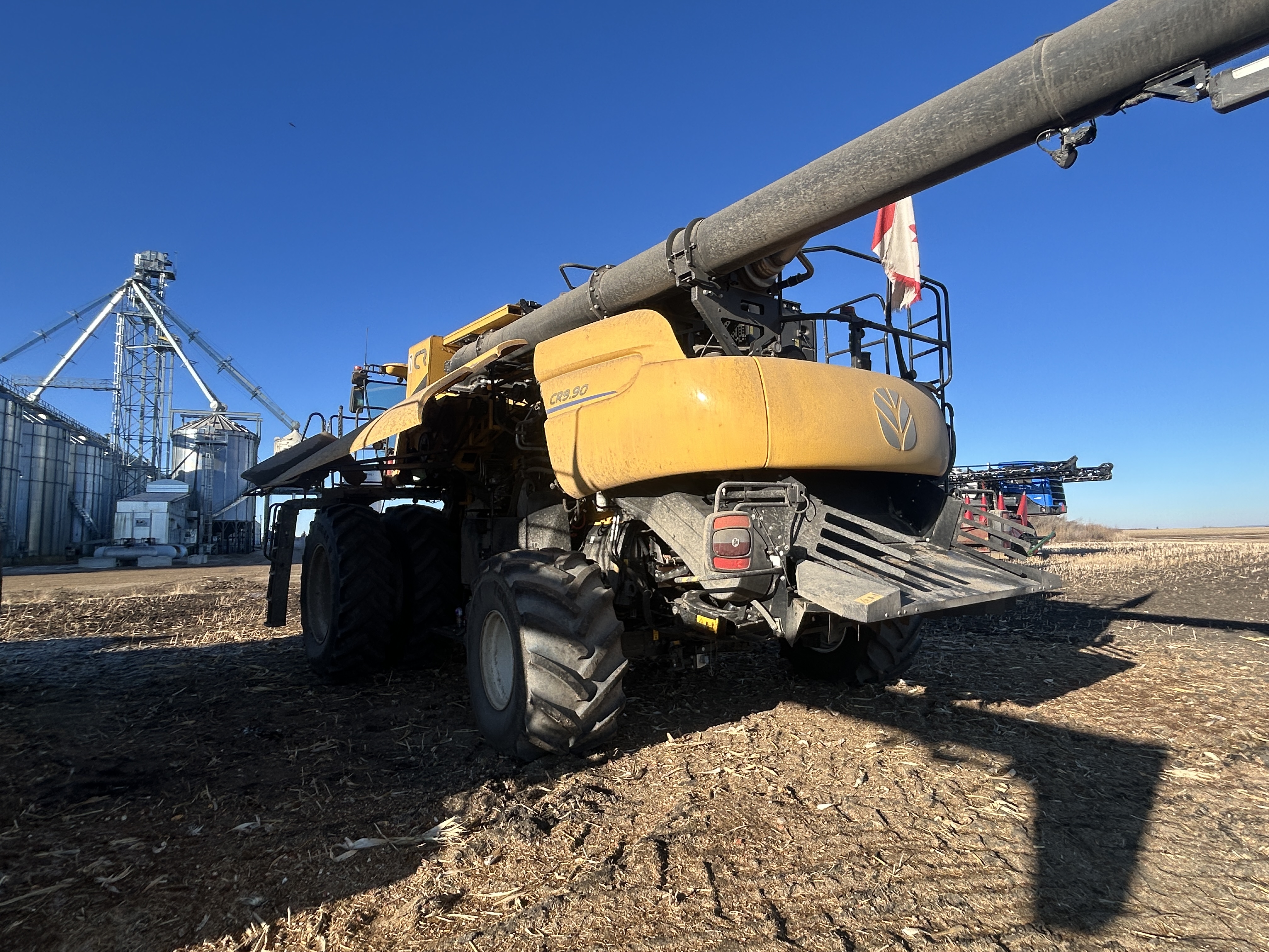 2025 New Holland CR9.90Z Combine