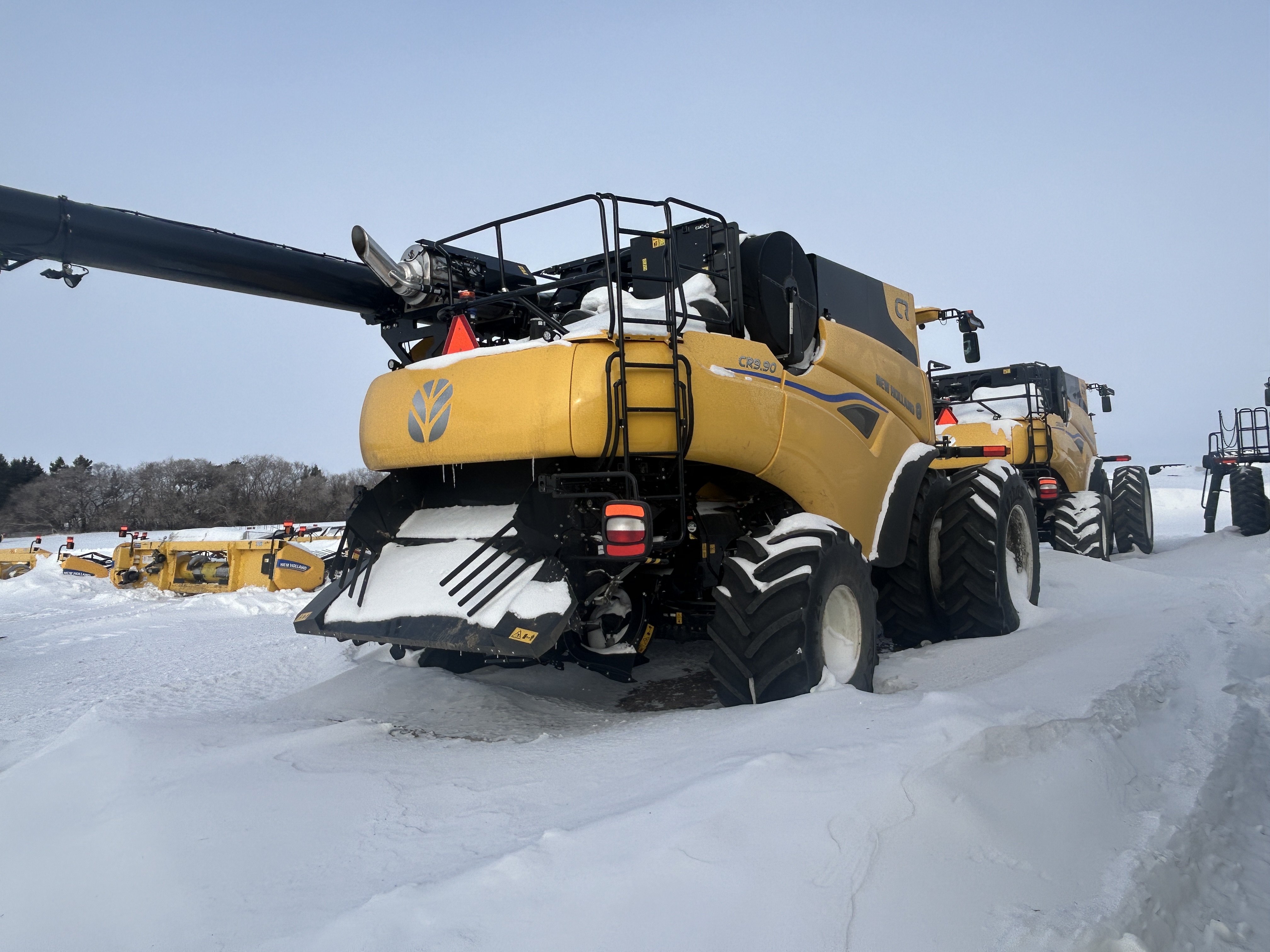 2025 New Holland CR9.90Z Combine