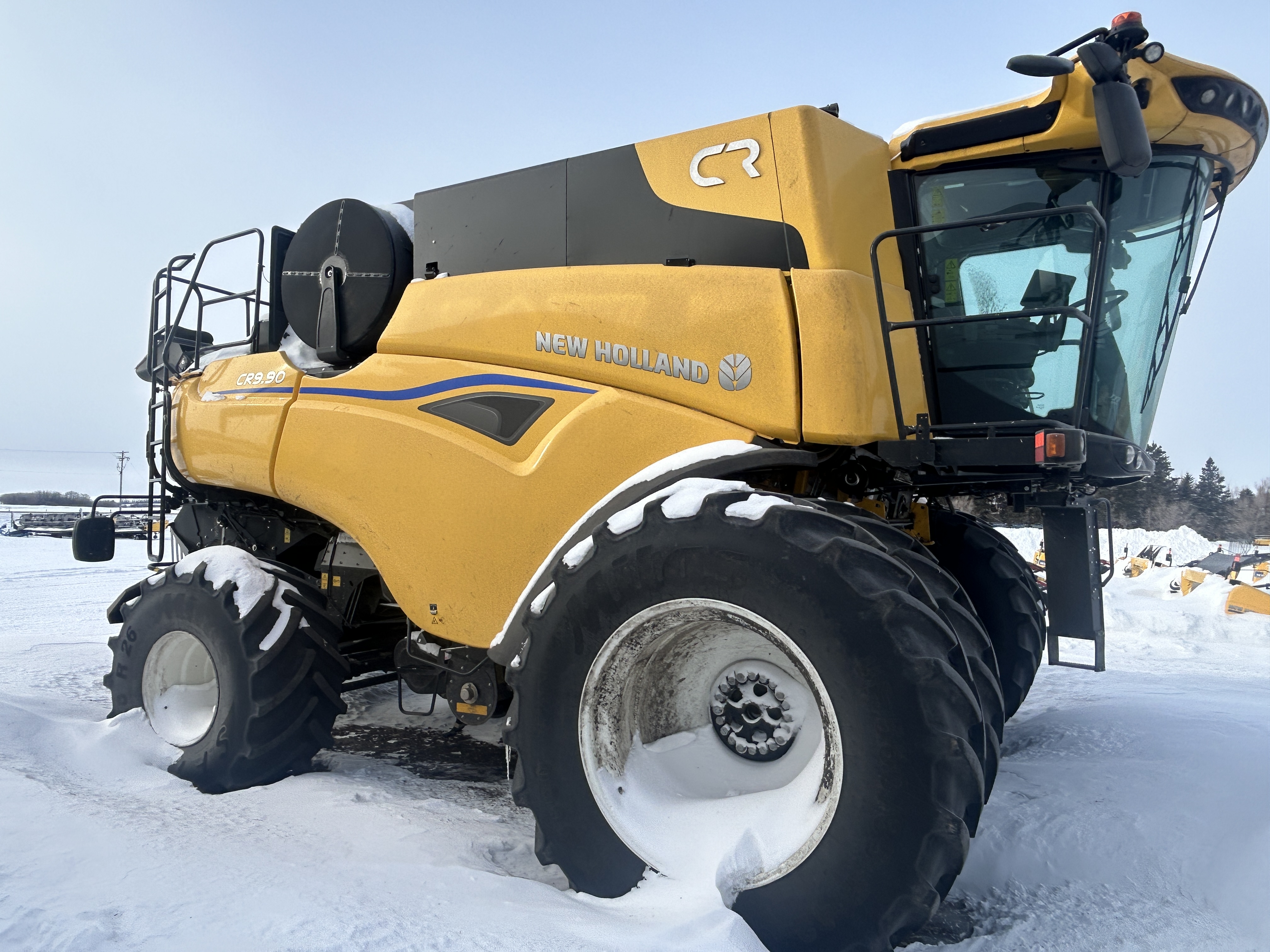 2025 New Holland CR9.90Z Combine