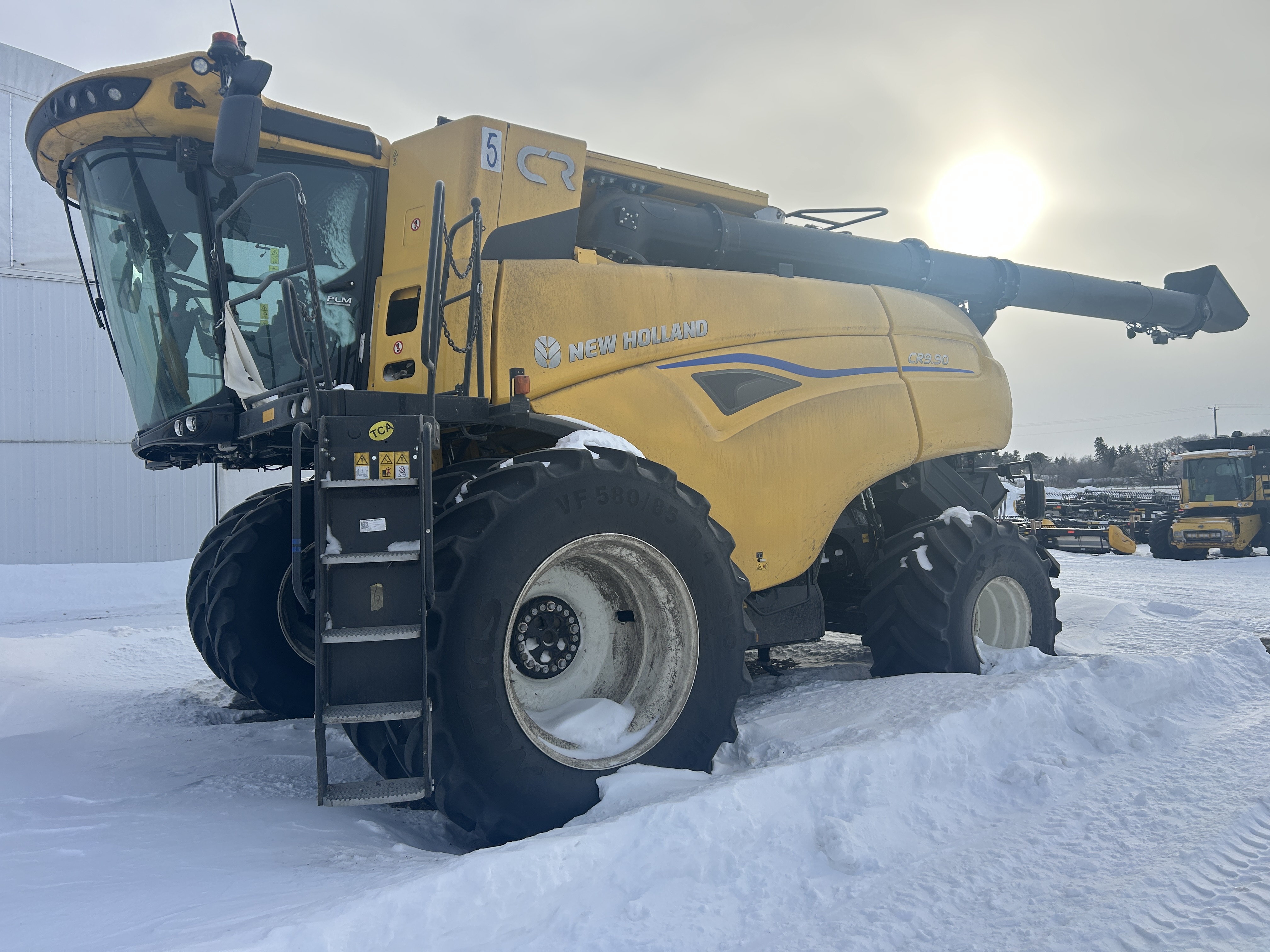 2025 New Holland CR9.90Z Combine