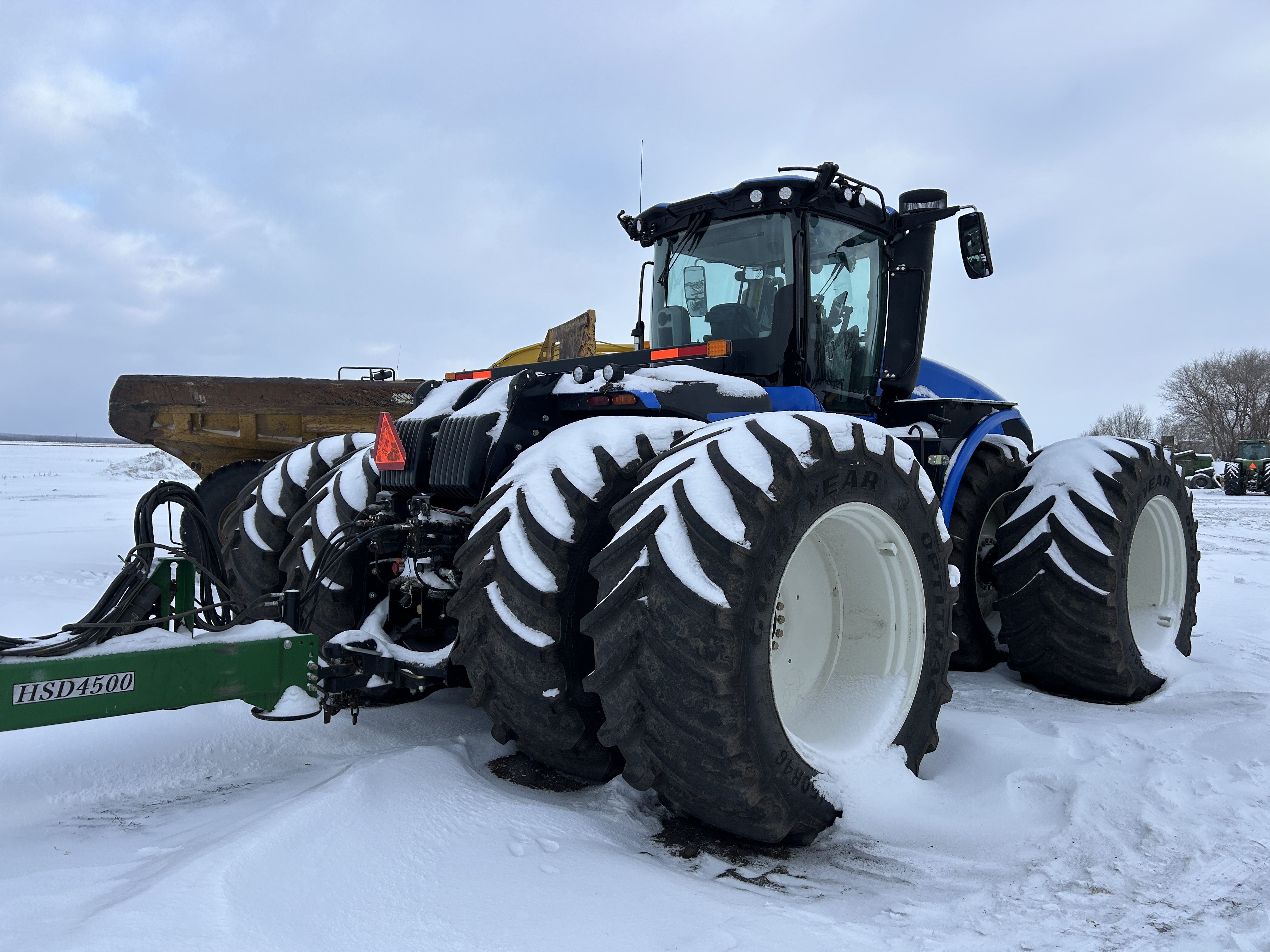 2025 New Holland T9.700 PLMI Tractor 4WD