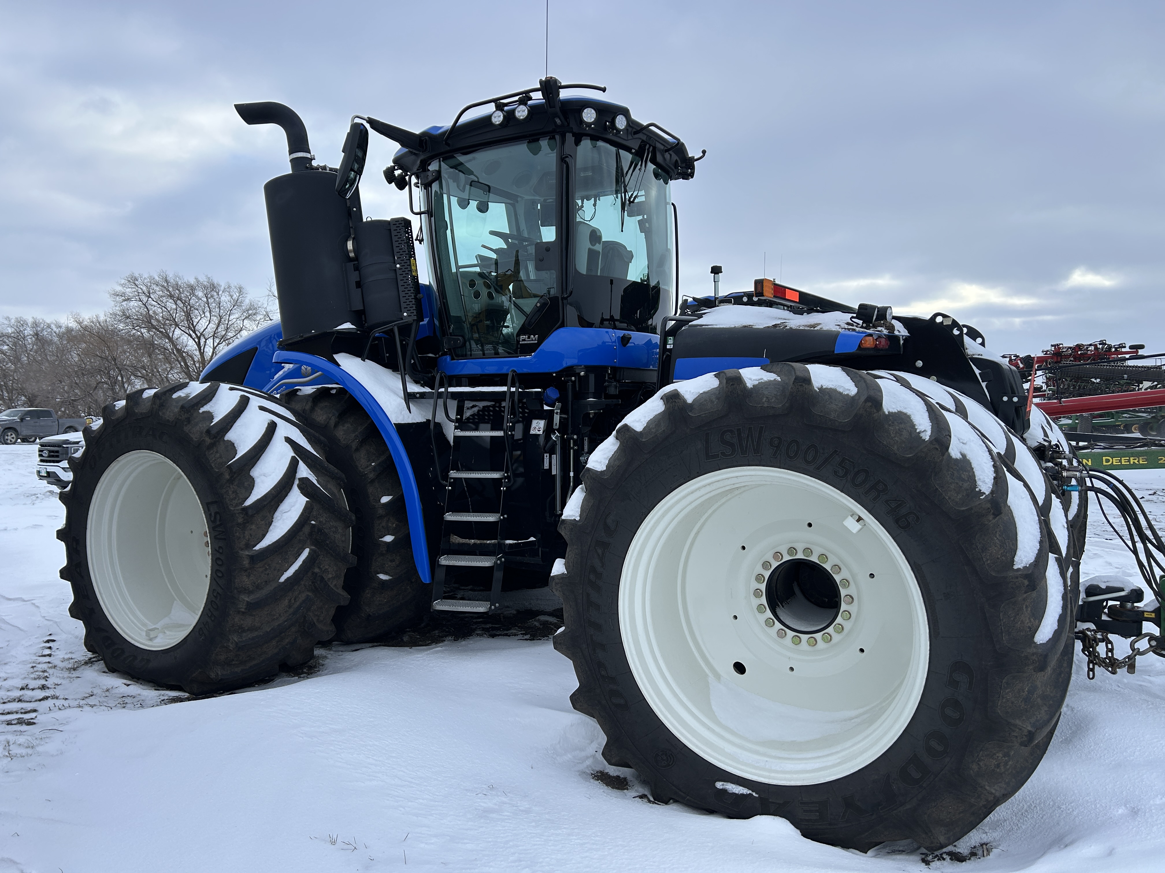 2025 New Holland T9.700 PLMI Tractor 4WD