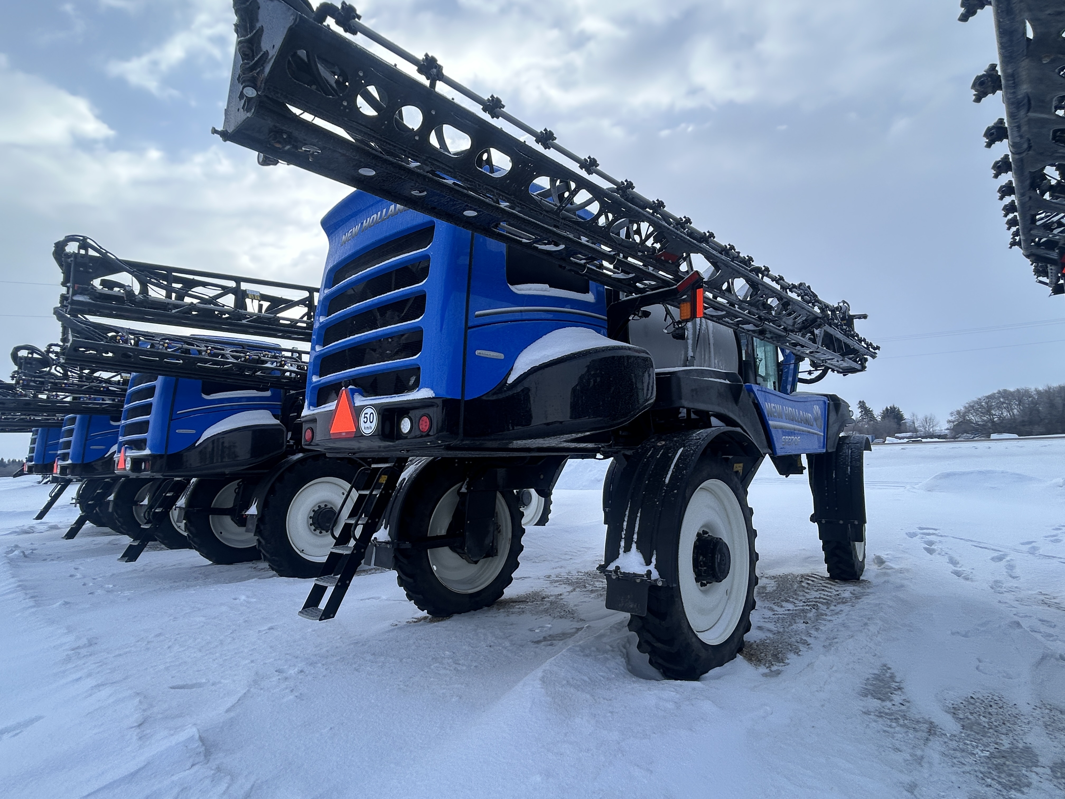 2025 New Holland SP.370F Sprayer/High Clearance