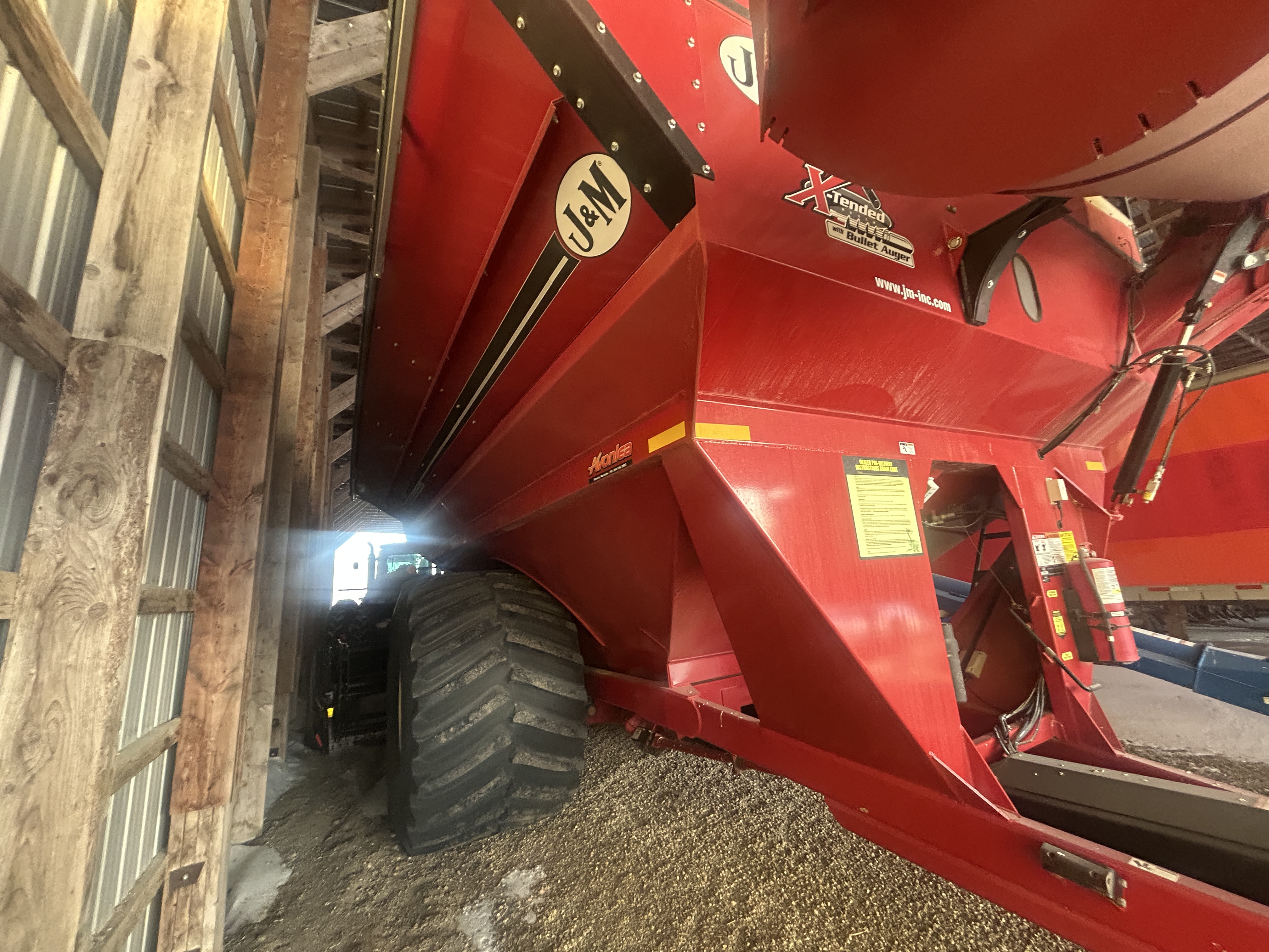 2017 J&M 1522-20 Grain Cart