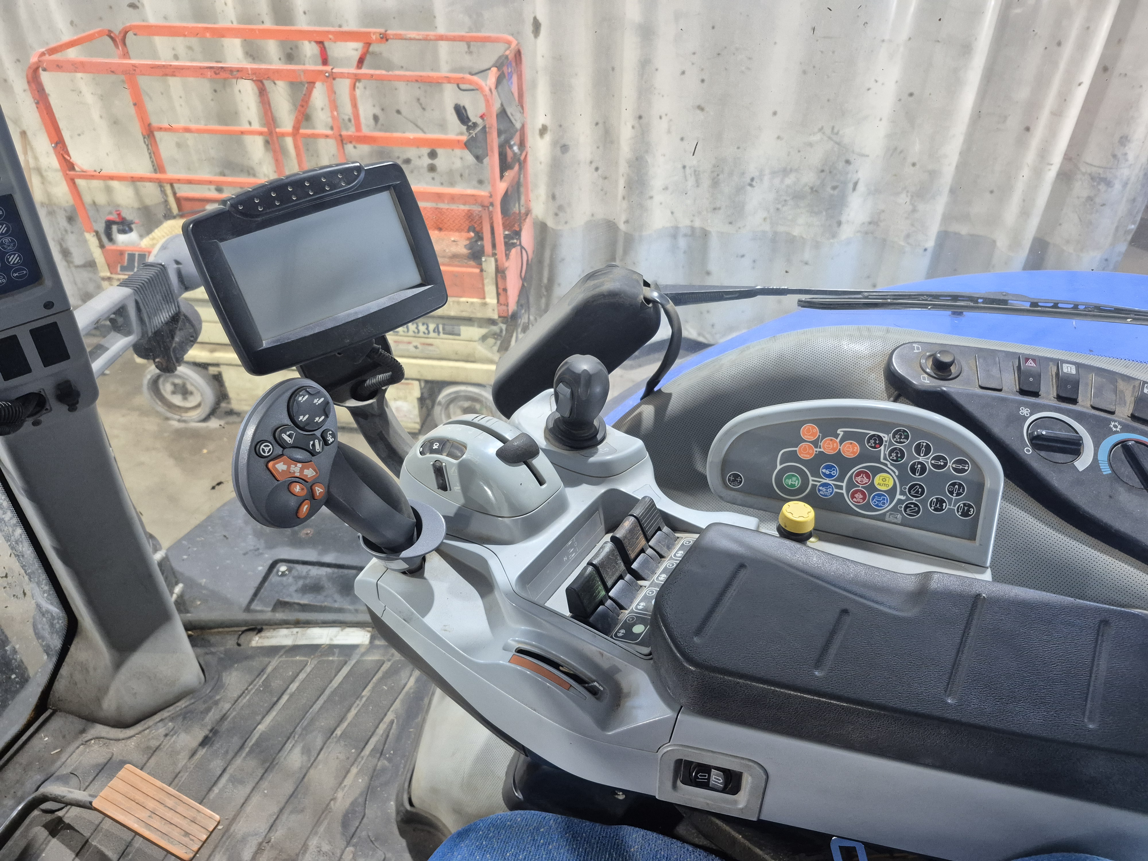 2011 New Holland T8.330 Tractor