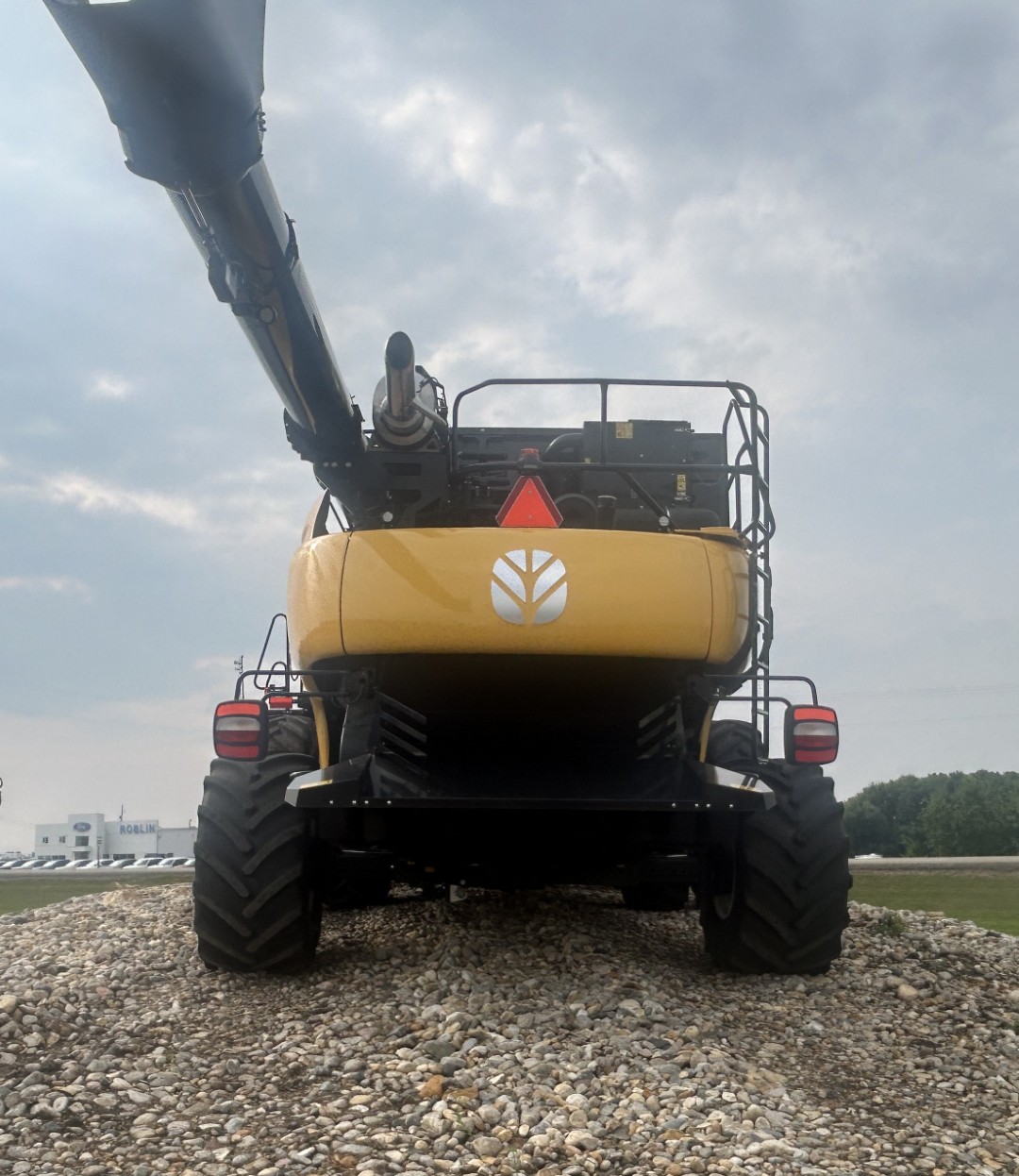 2025 New Holland CR9.90Z Combine