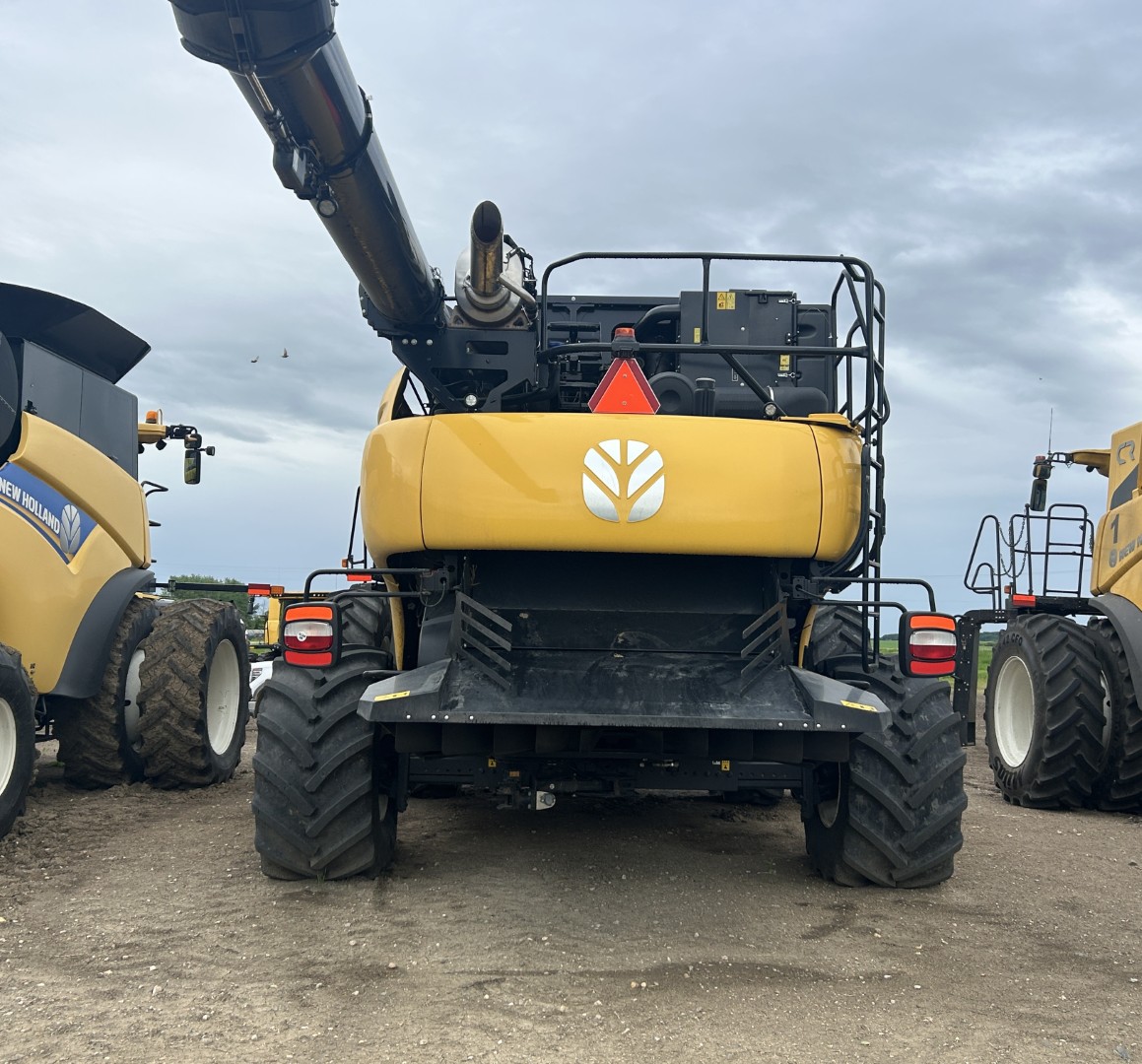 2025 New Holland CR9.90Z Combine