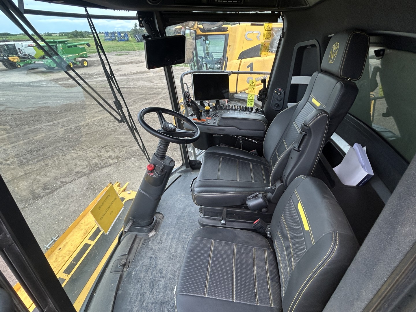 2025 New Holland CR9.90Z Combine