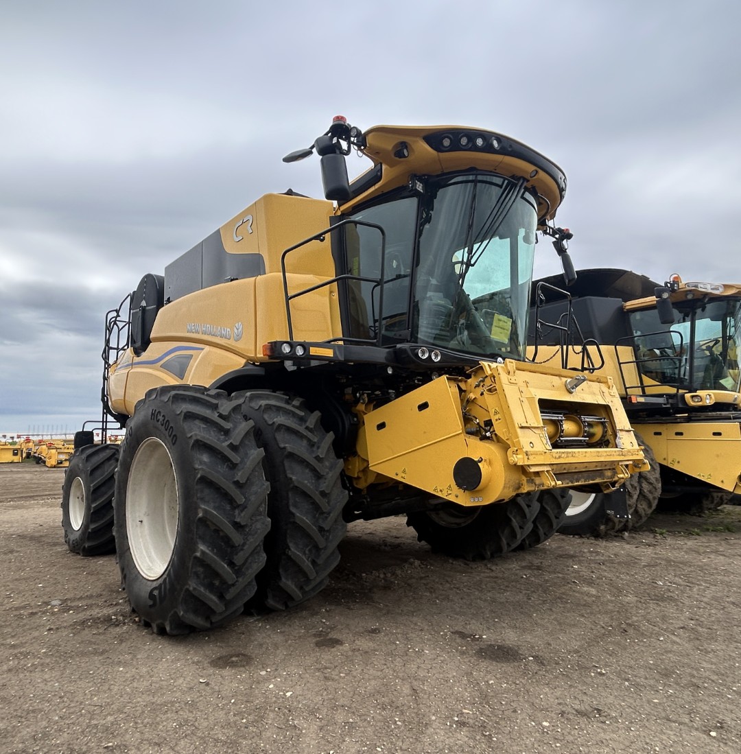 2025 New Holland CR9.90Z Combine