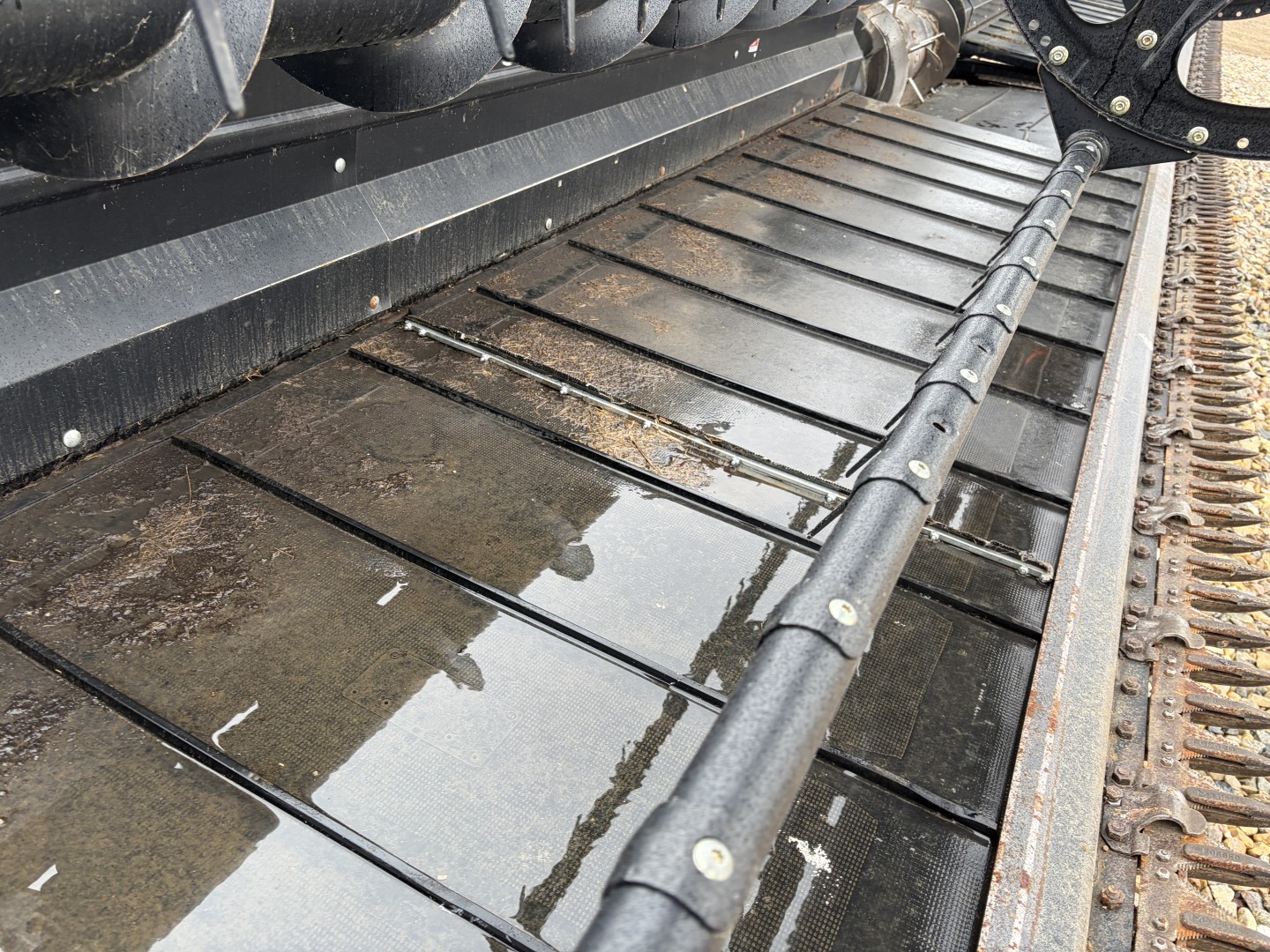 2009 MacDon D60 Header Draper