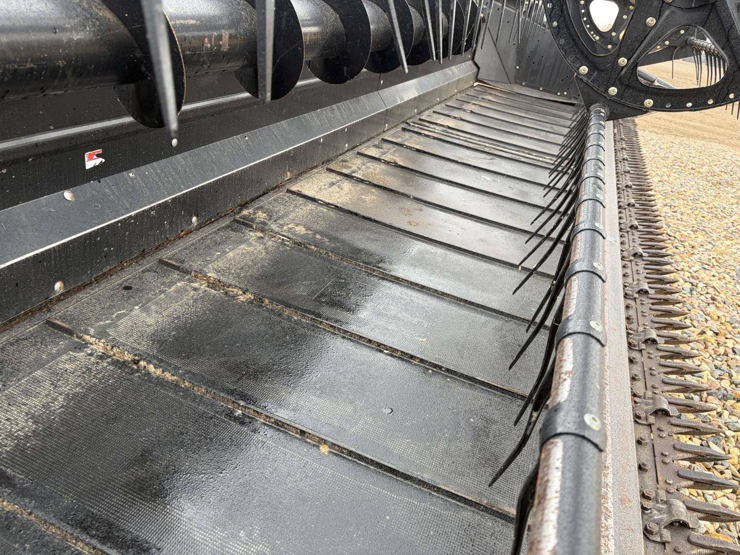 2009 MacDon D60 Header Draper