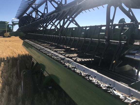 2022 John Deere HD50R Header Combine