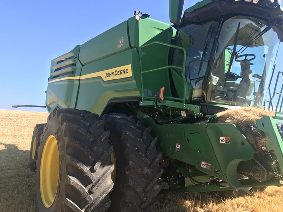 2022 John Deere X9 1000 Combine