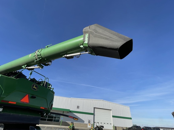 2023 John Deere X9 1100 Combine