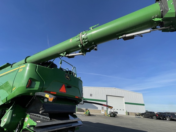 2023 John Deere X9 1100 Combine