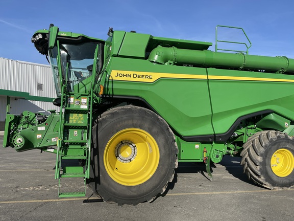 2023 John Deere X9 1100 Combine