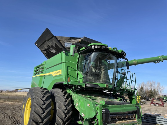 2023 John Deere X9 1100 Combine