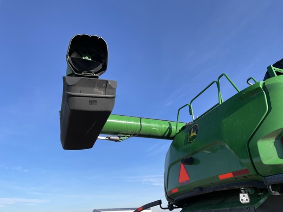 2023 John Deere X9 1100 Combine